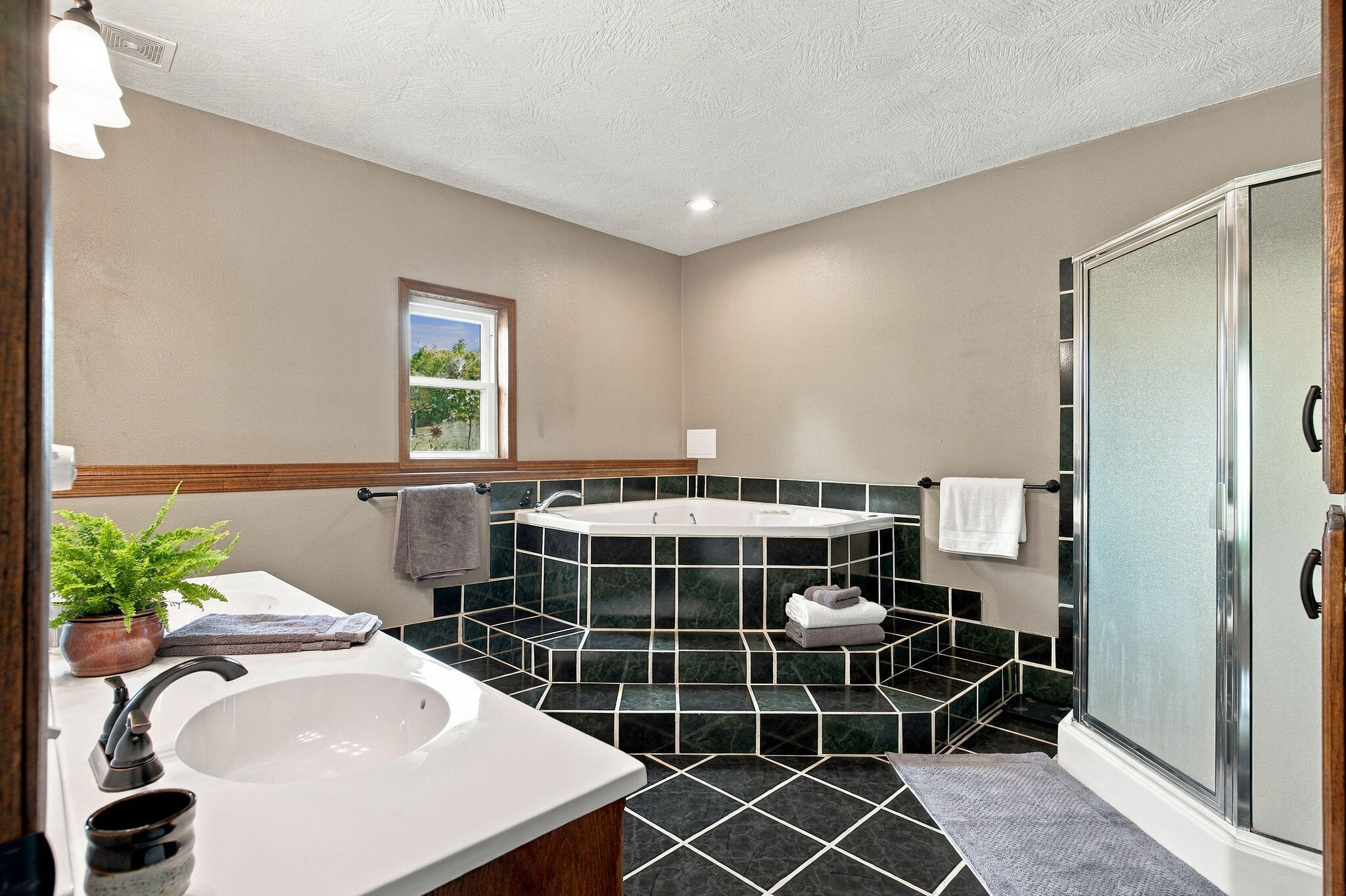 480 Hunter Rdg Property Photo 38