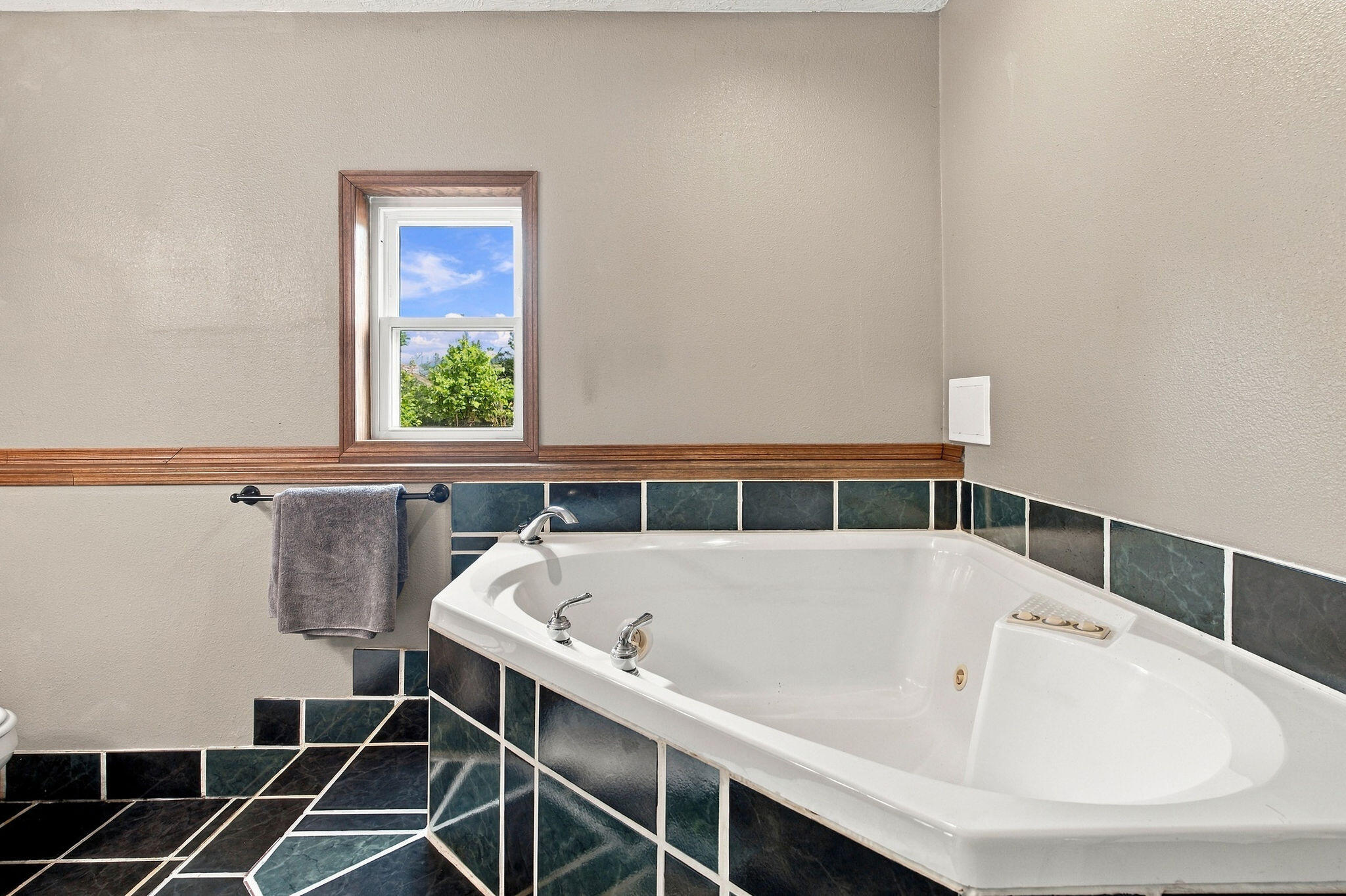 480 Hunter Rdg Property Photo 40
