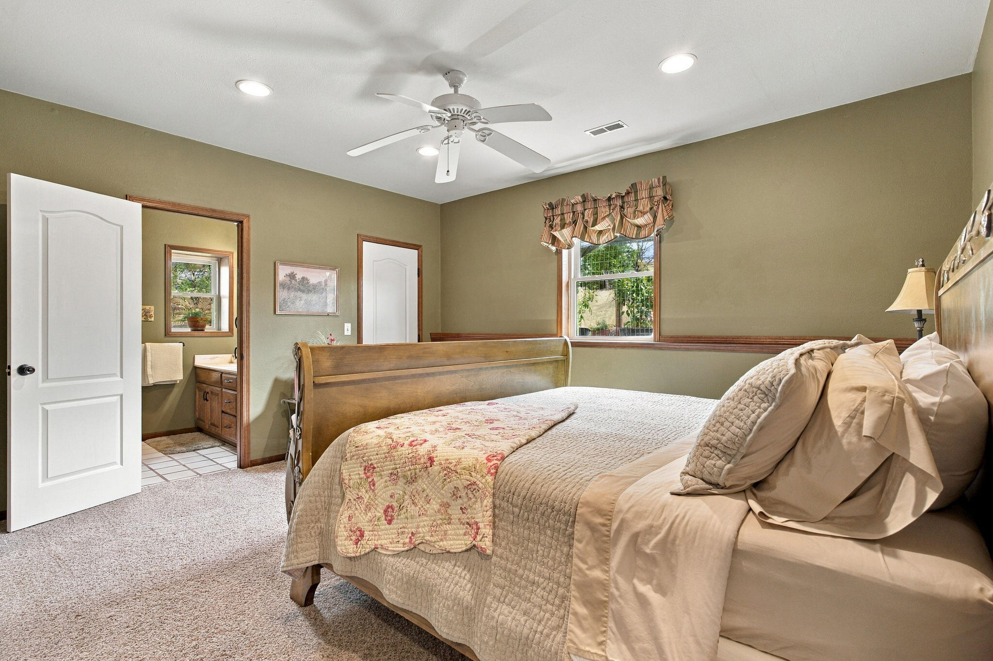 480 Hunter Rdg Property Photo 41