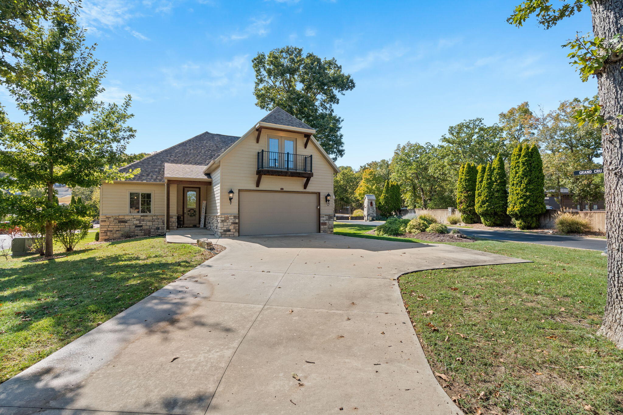 16 Grand Vin Lane Property Photo 2