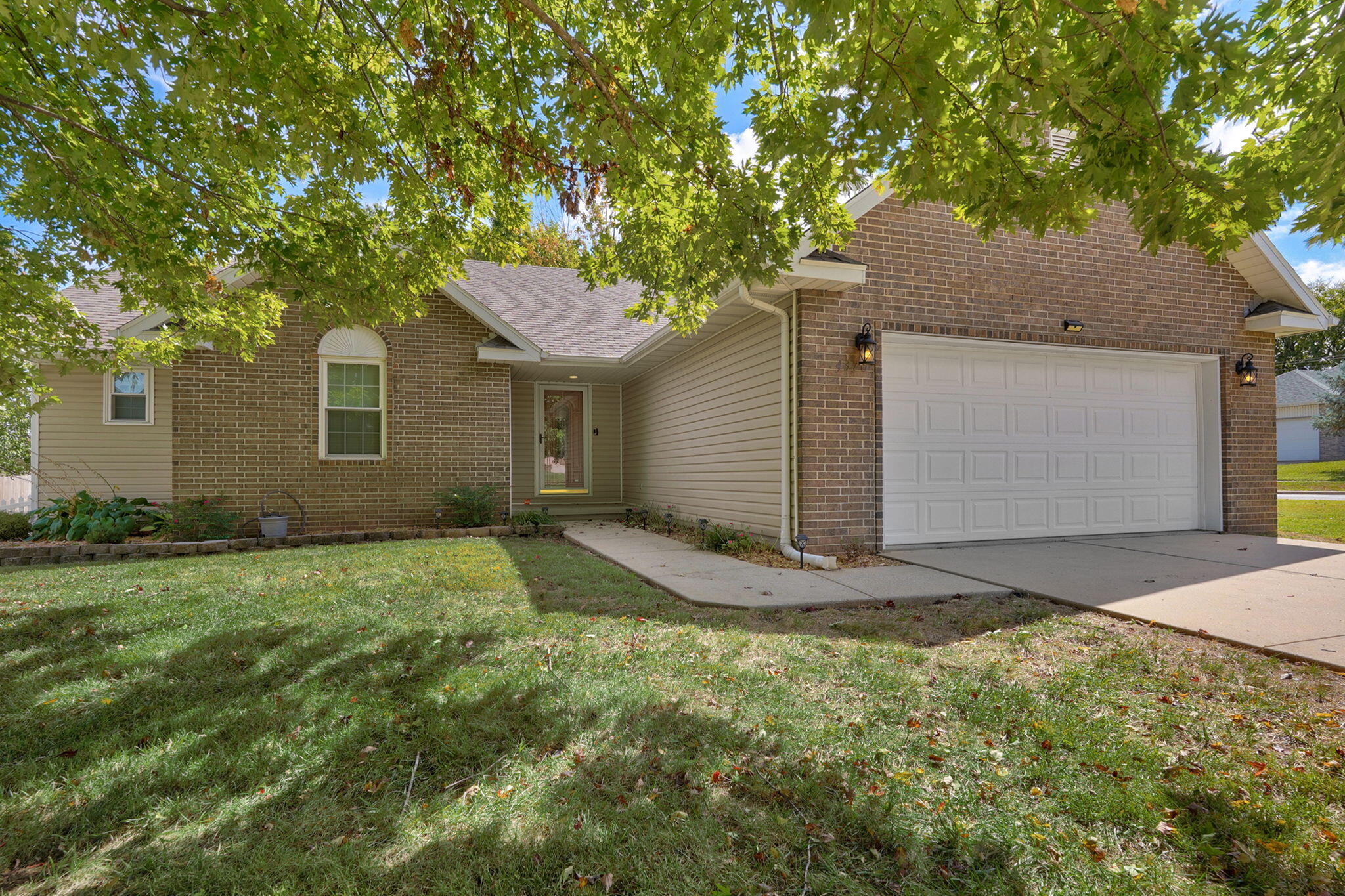 4370 South York Avenue Property Photo 1