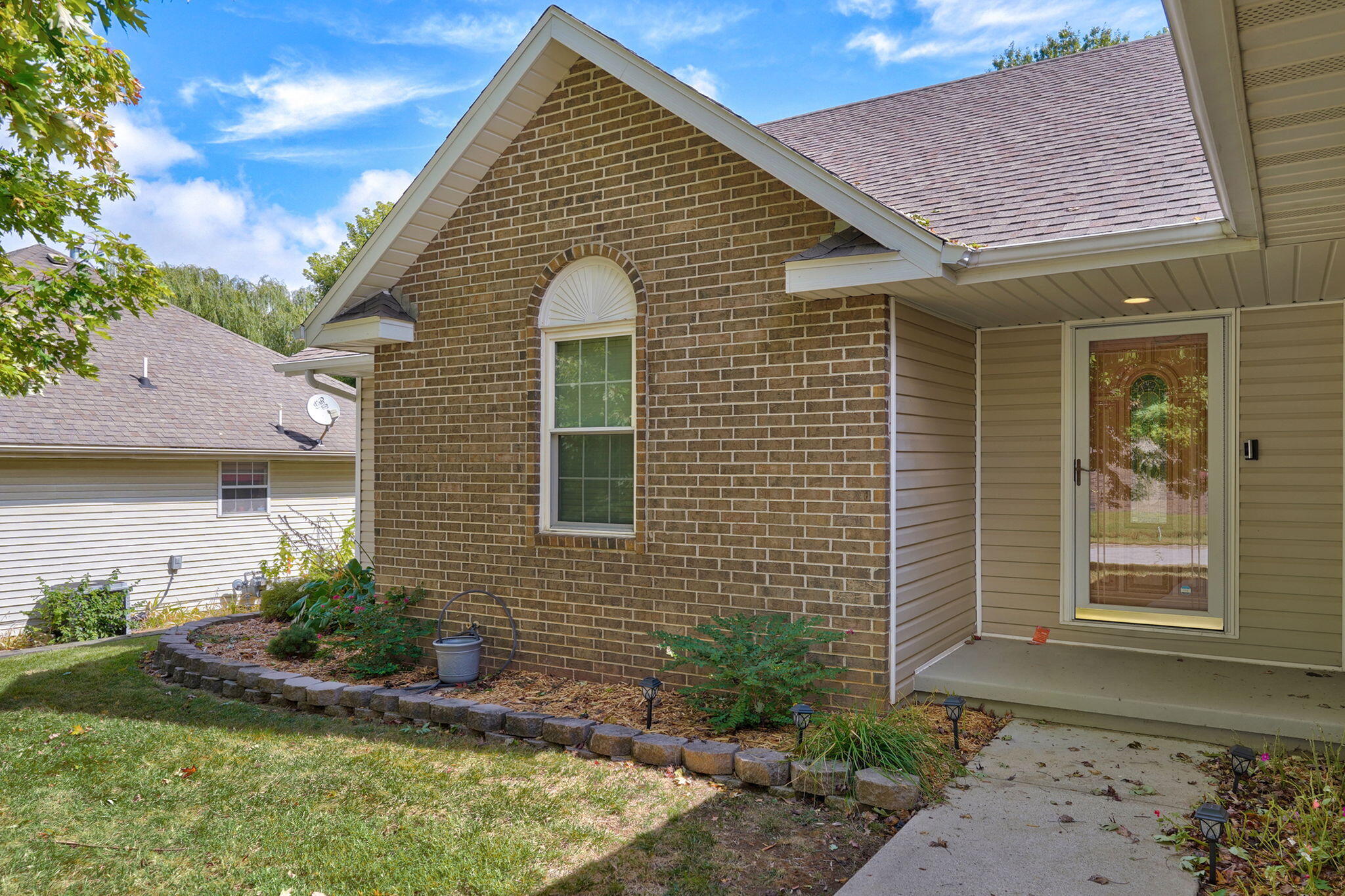 4370 South York Avenue Property Photo 5