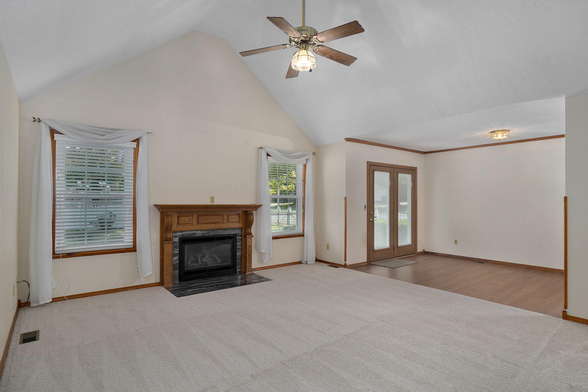 4370 South York Avenue Property Photo 8
