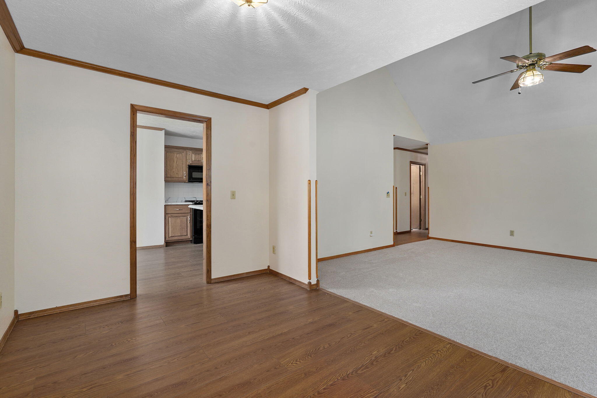 4370 South York Avenue Property Photo 10