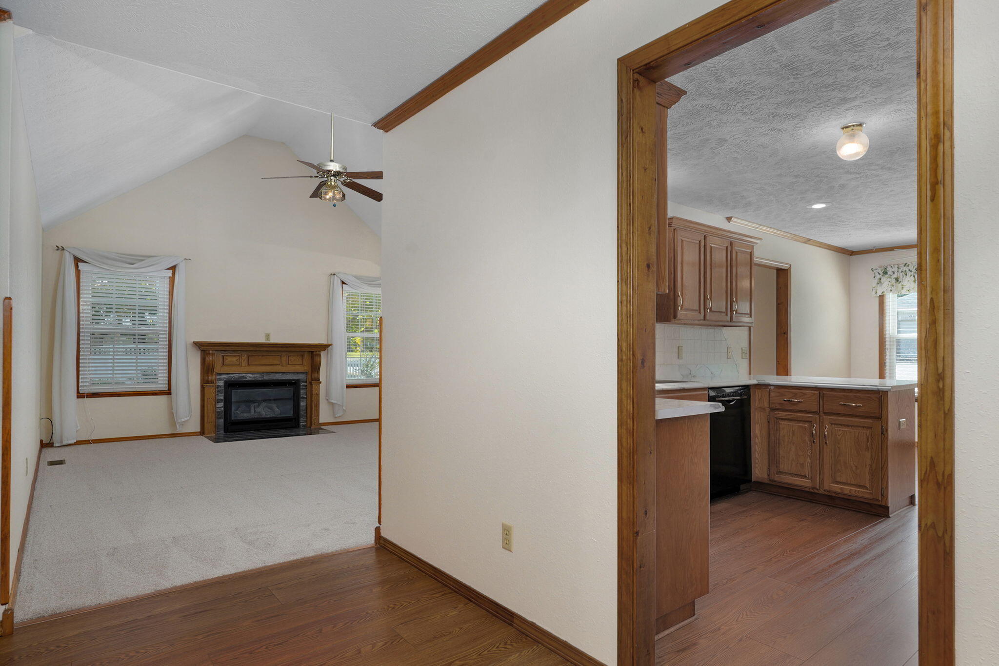 4370 South York Avenue Property Photo 13