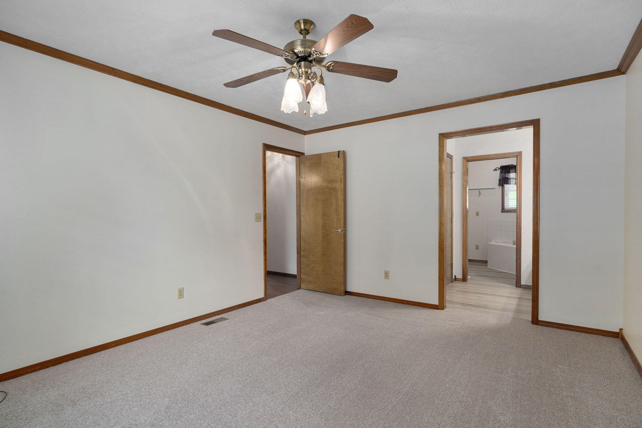 4370 South York Avenue Property Photo 20