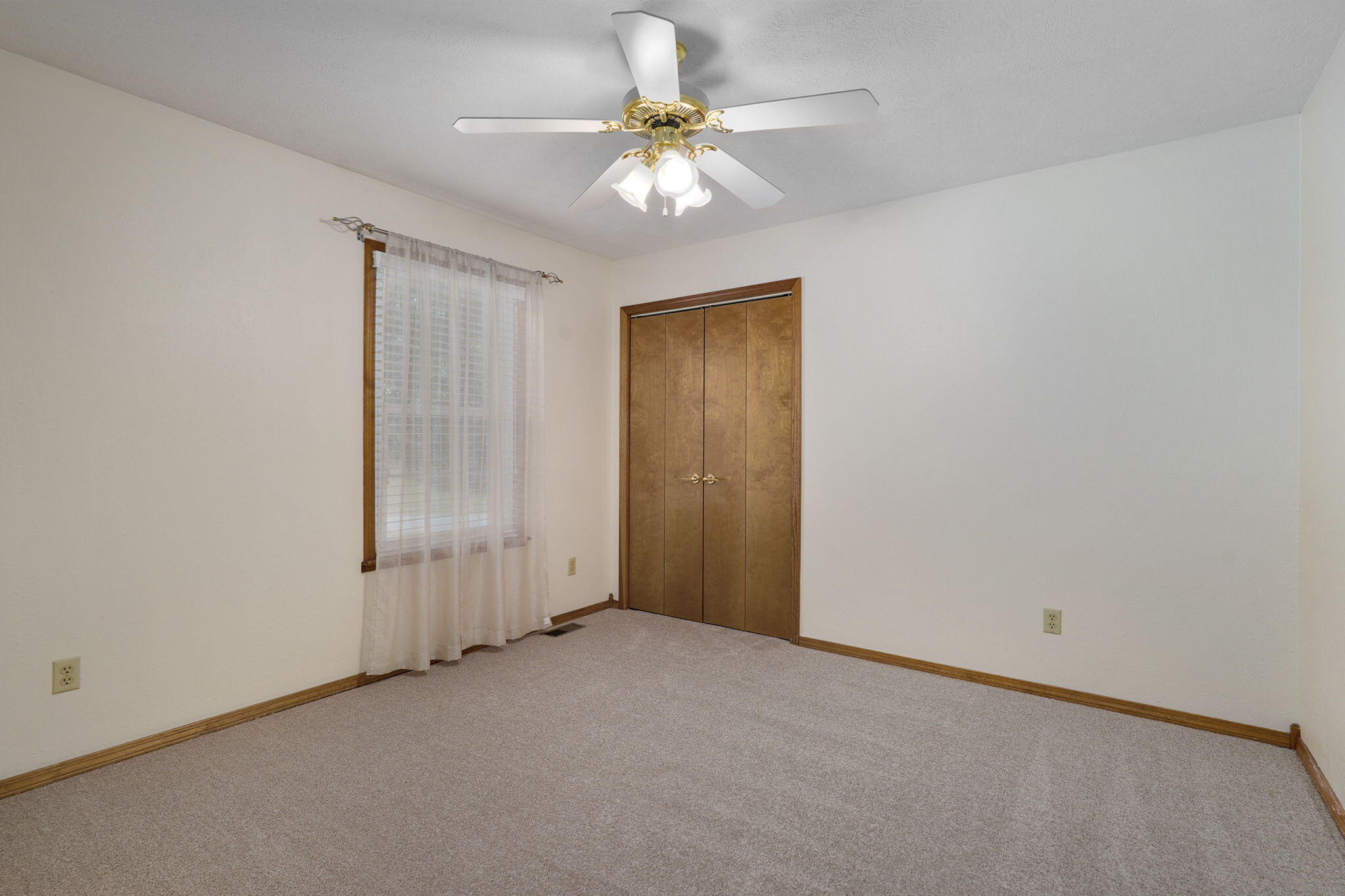 4370 South York Avenue Property Photo 27