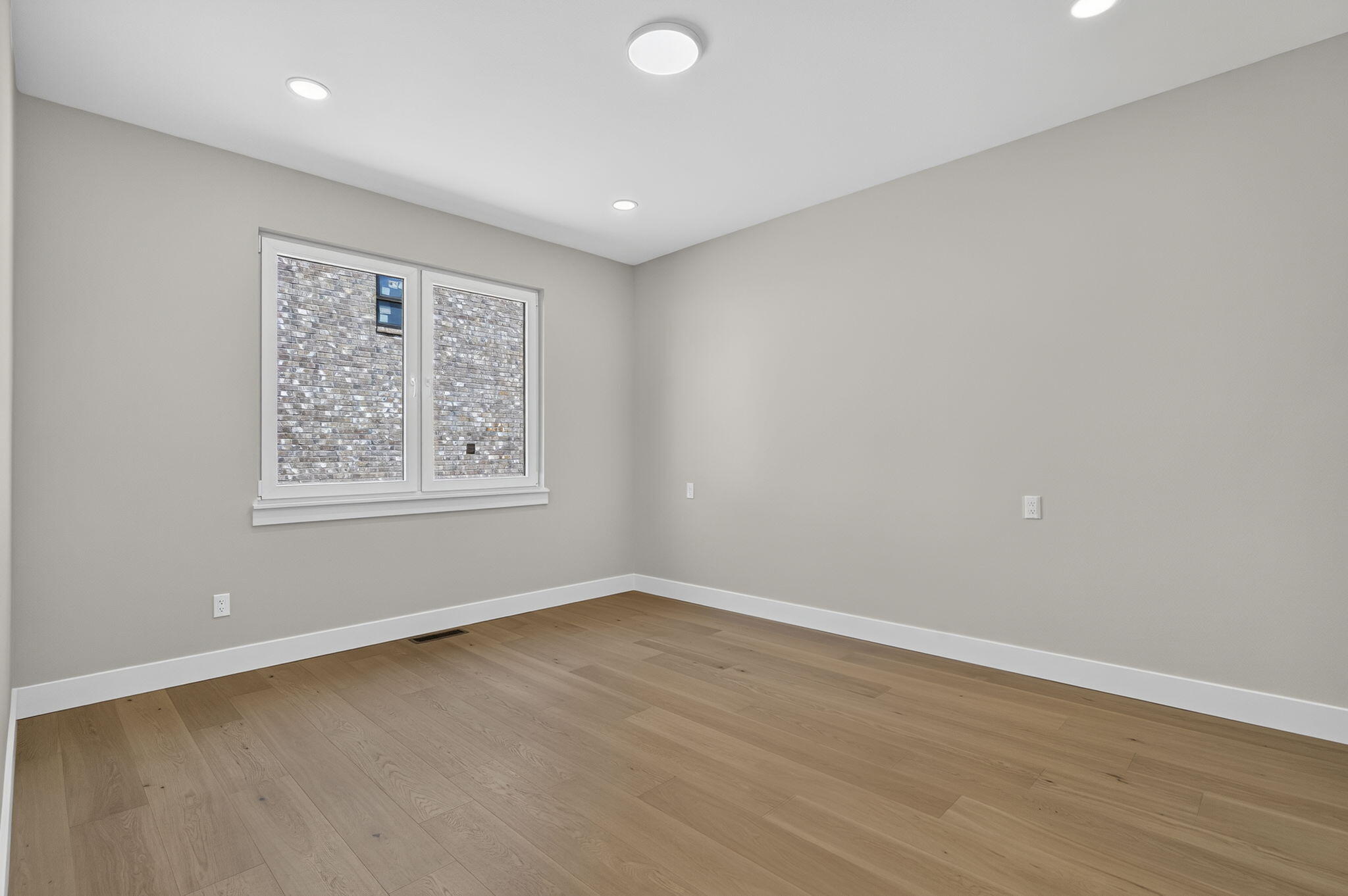 2050 North Silver Charm Avenue Property Photo 24