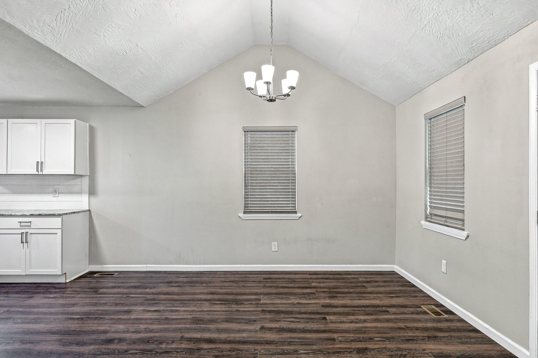 205 North Porter Avenue Property Photo 9