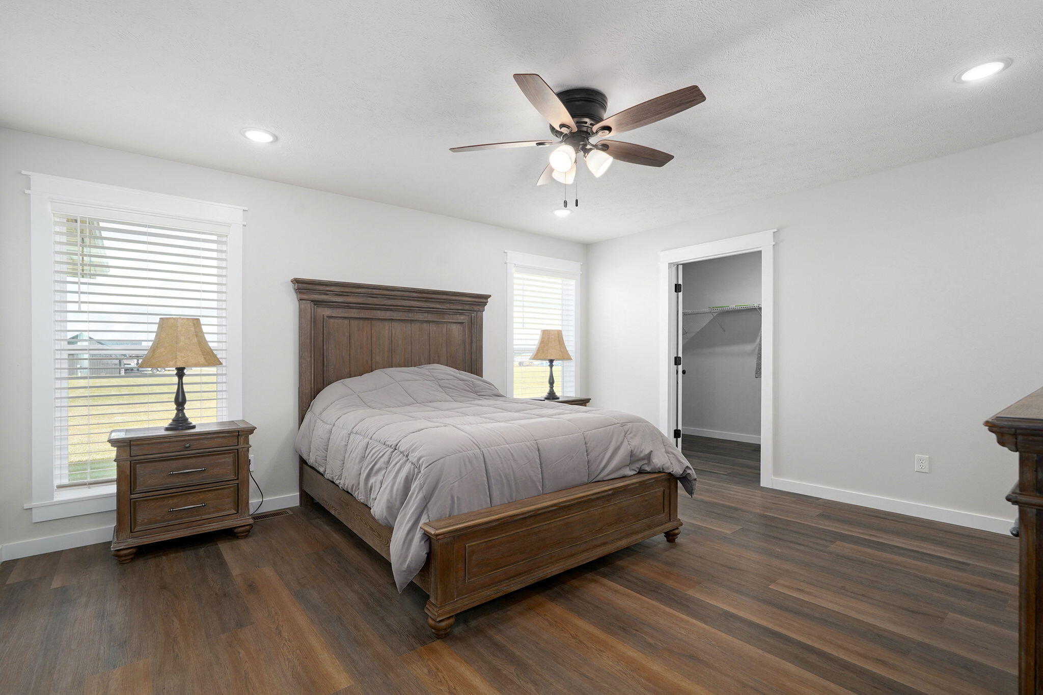 1053 West Thoroughfare Street Property Photo 13