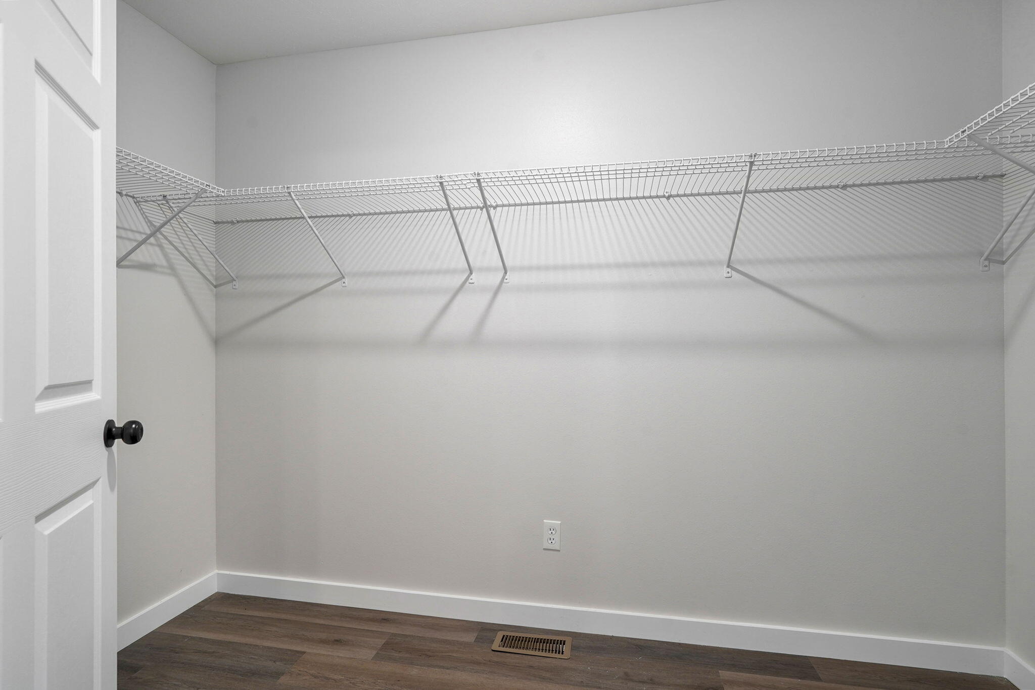 1053 West Thoroughfare Street Property Photo 17