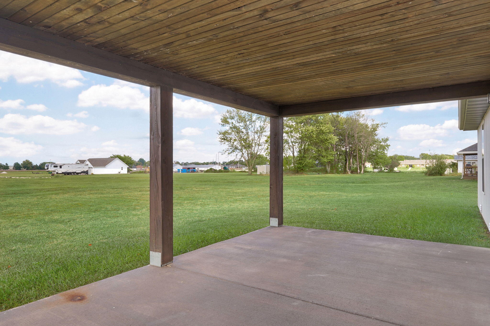 1053 West Thoroughfare Street Property Photo 24
