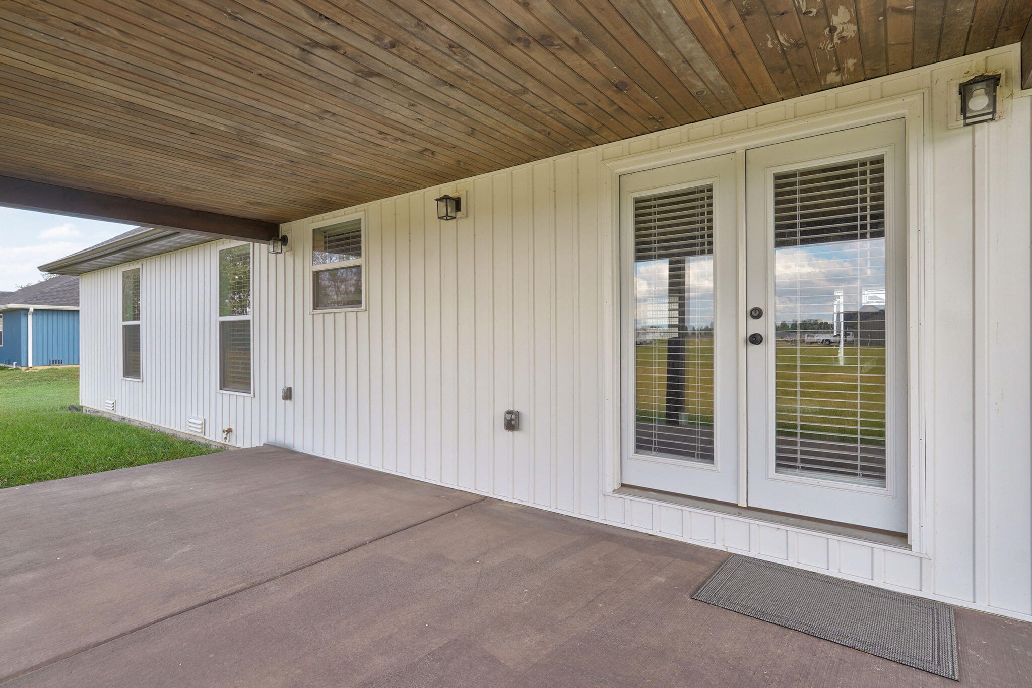 1053 West Thoroughfare Street Property Photo 25