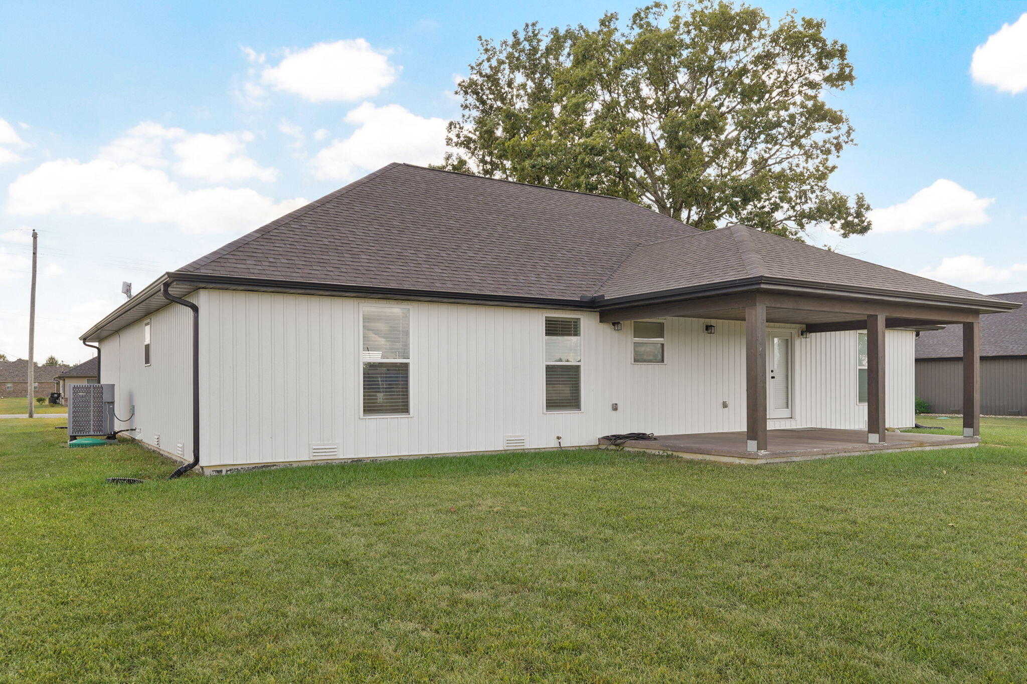 1053 West Thoroughfare Street Property Photo 29