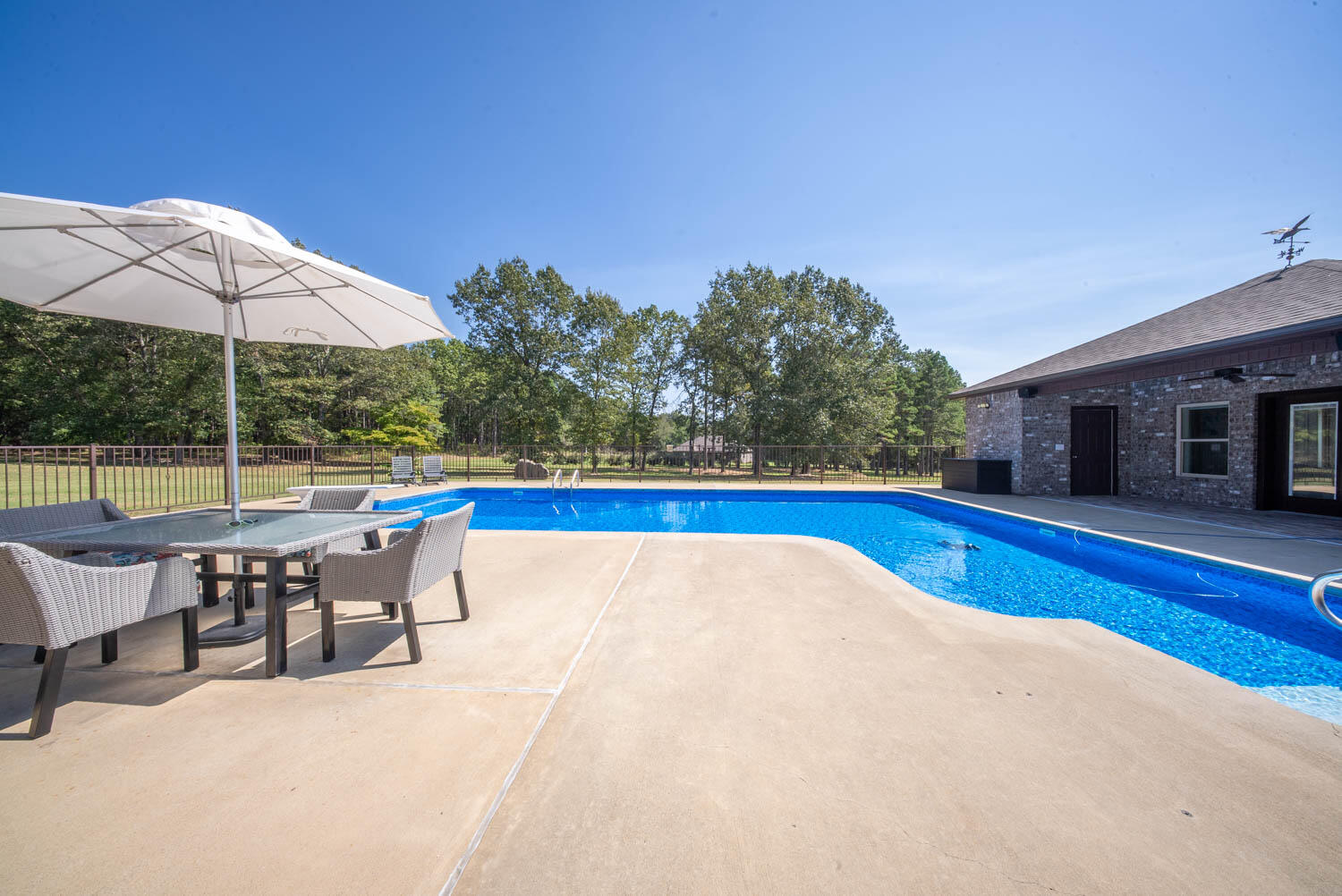 735 Possum Trot Road Property Photo 16