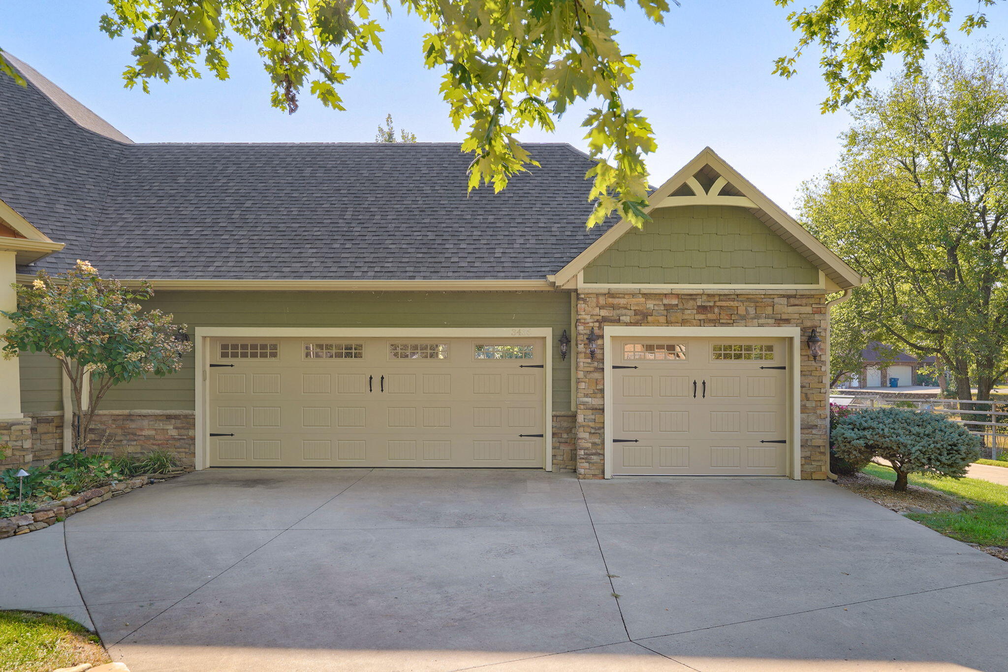 3436 South Horseshoe Avenue Property Photo 8