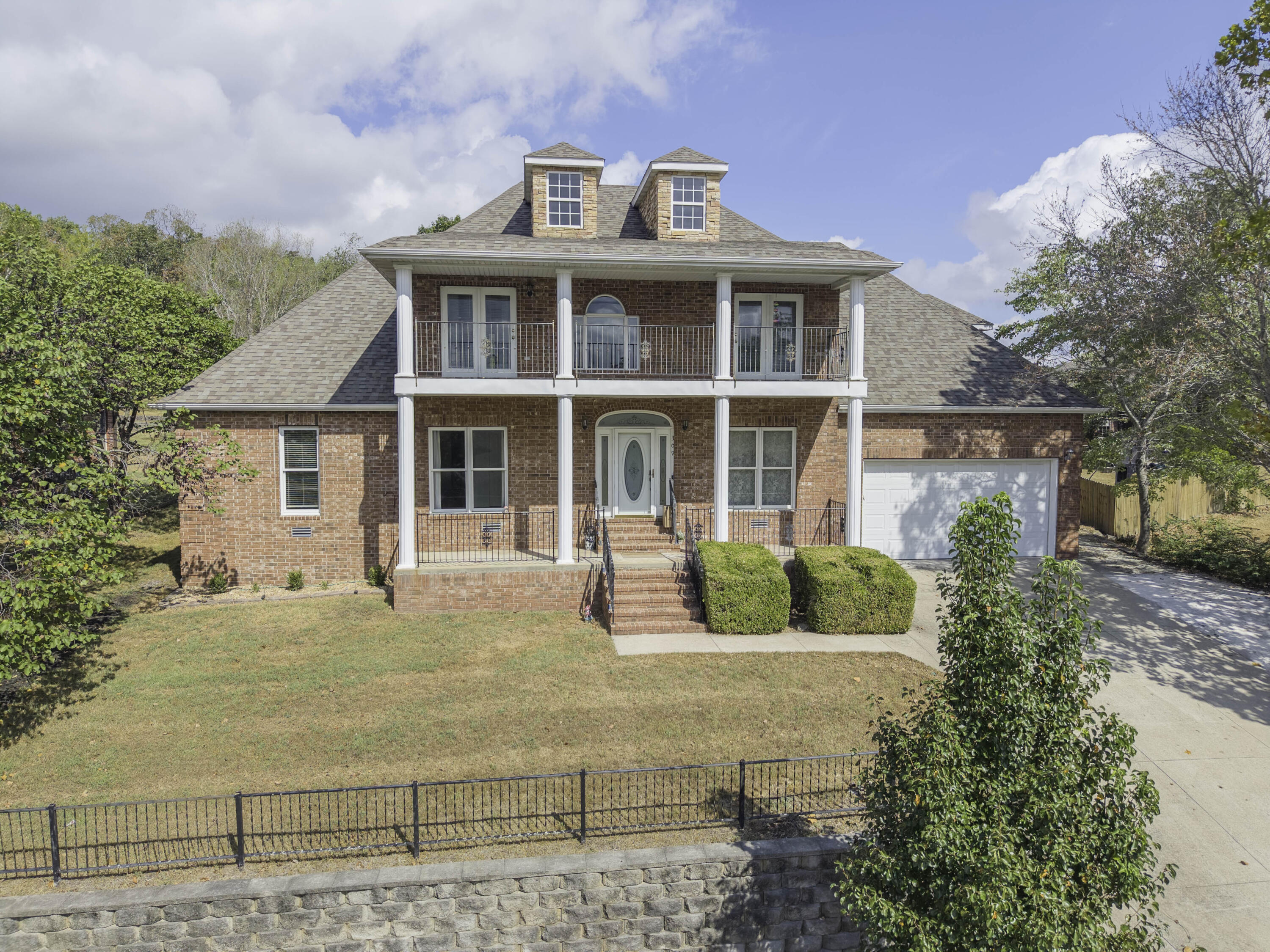 309 Summerwood Drive Property Photo 3
