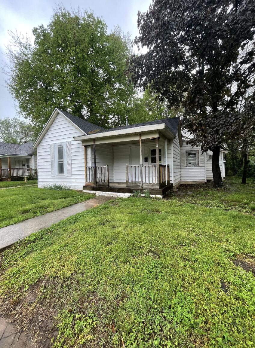 911 South Missouri Avenue Property Photo 2