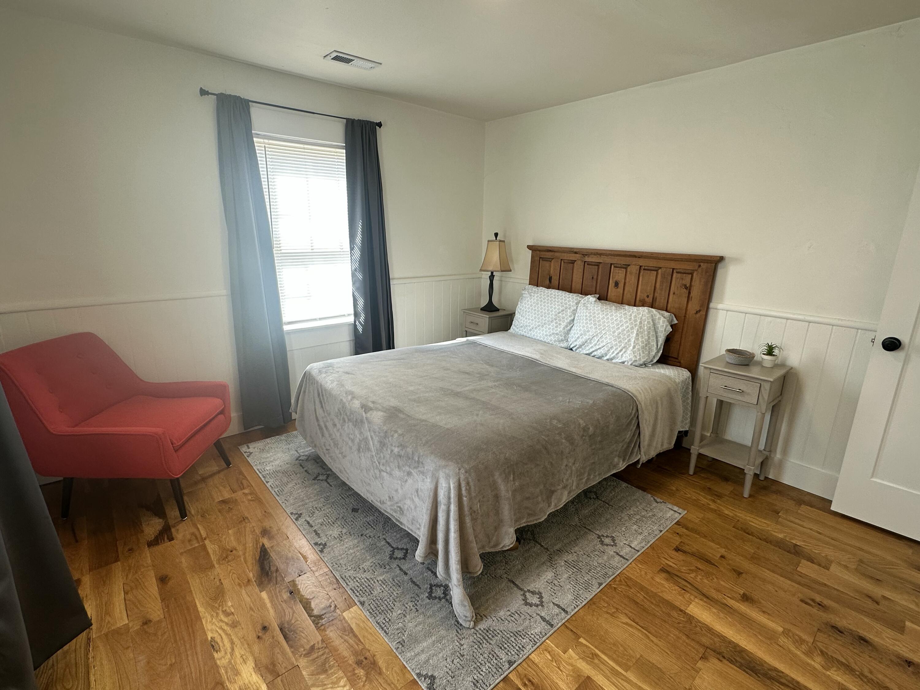 1657 East Division Street Property Photo 12