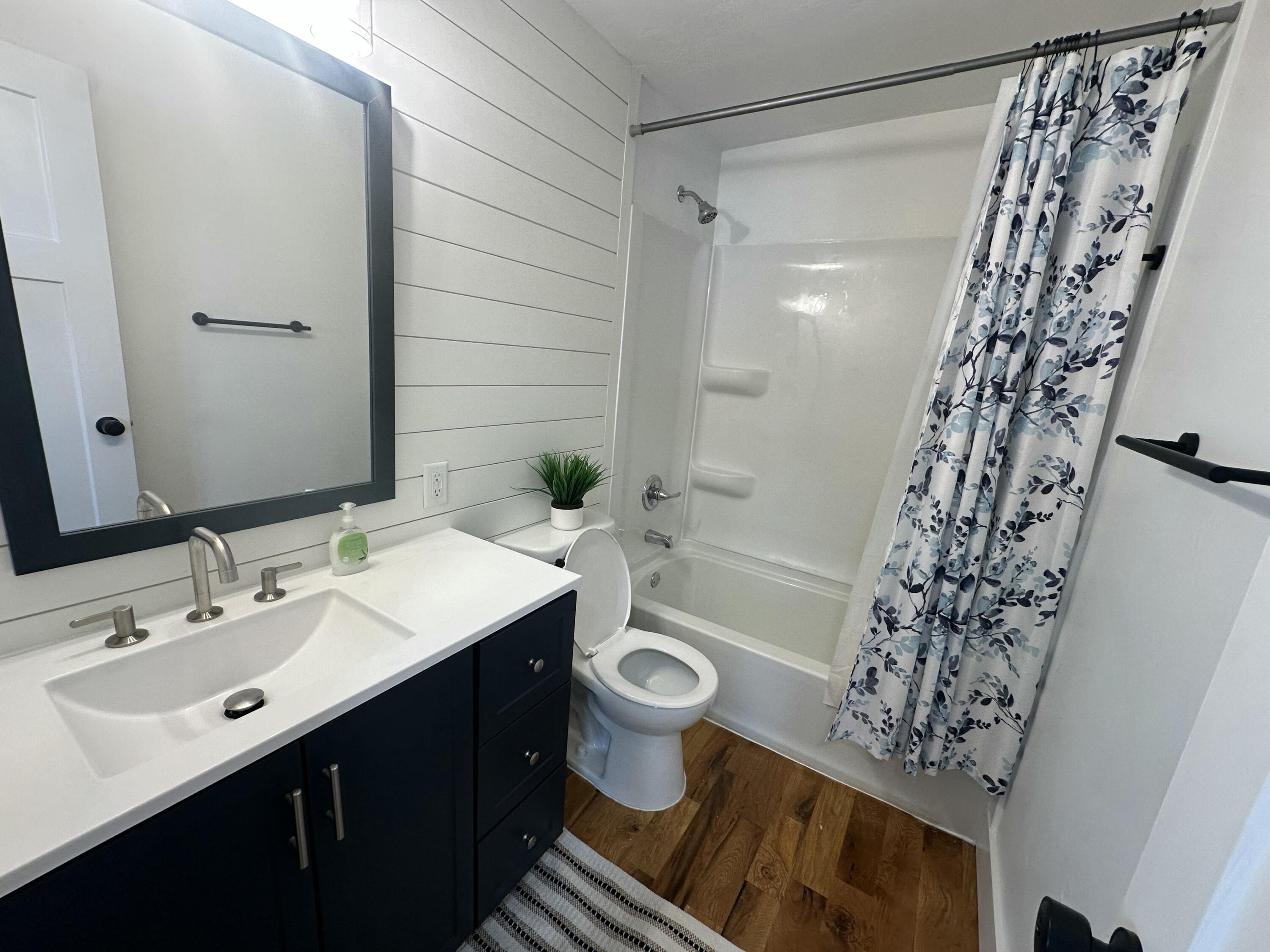 1657 East Division Street Property Photo 13