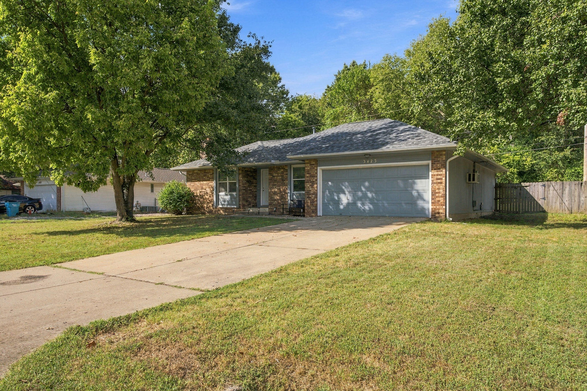 3423 West El Castile Street Property Photo 3