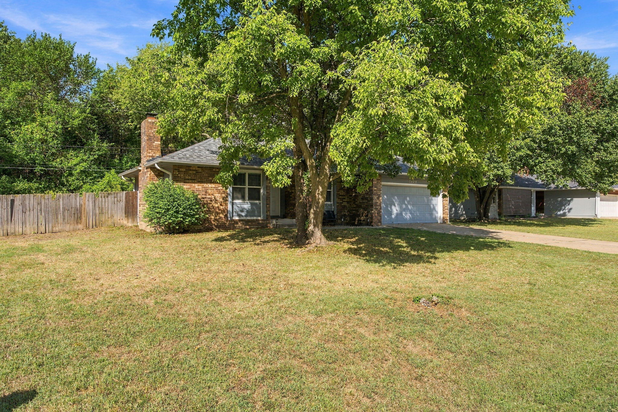 3423 West El Castile Street Property Photo 4