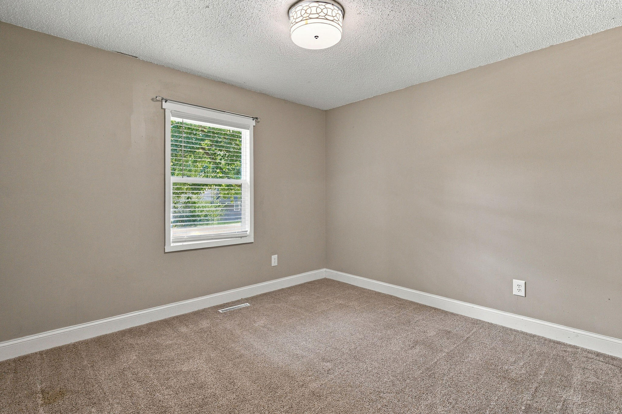 3423 West El Castile Street Property Photo 19