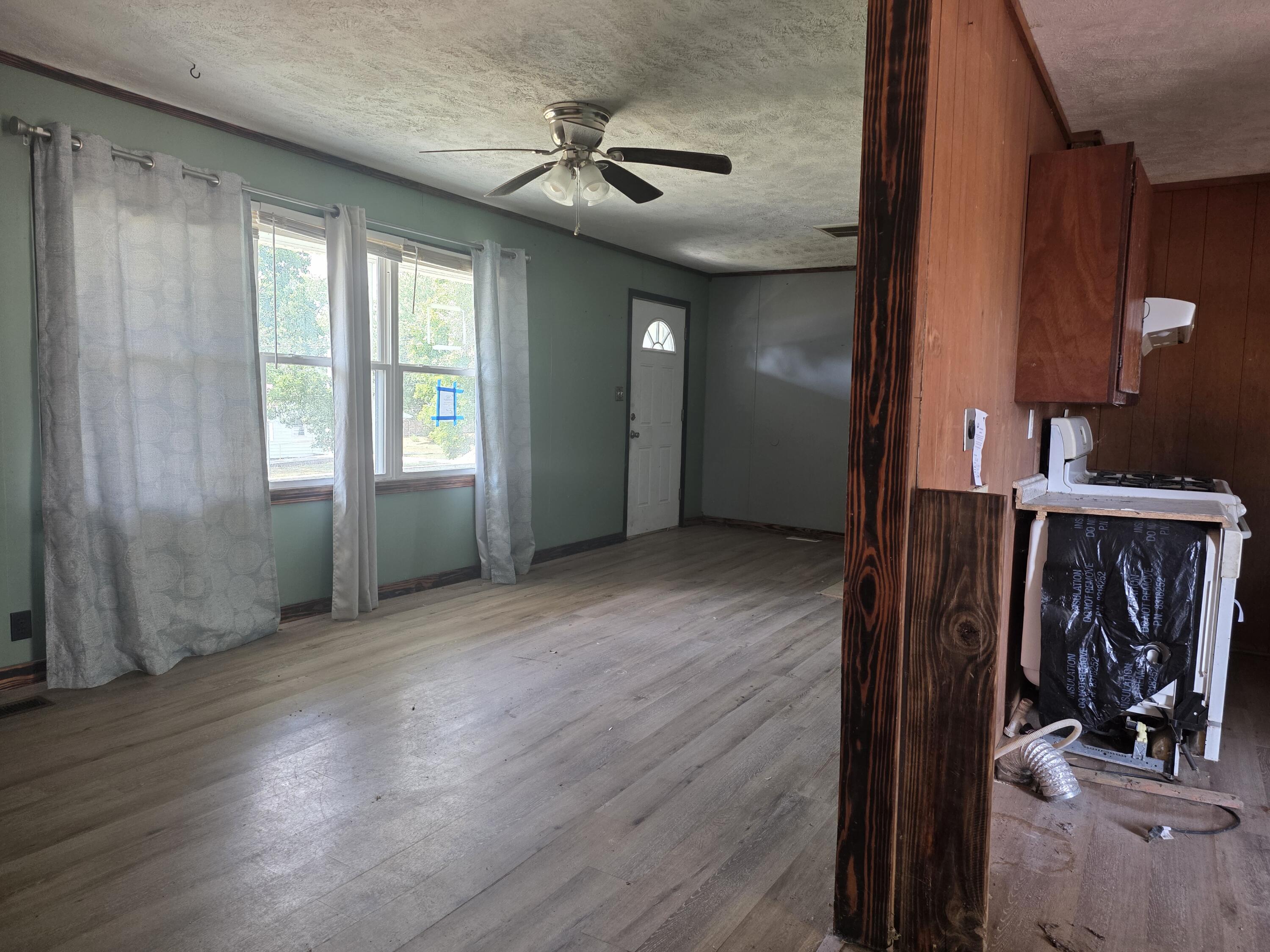 515 South Beverly Street Property Photo 7