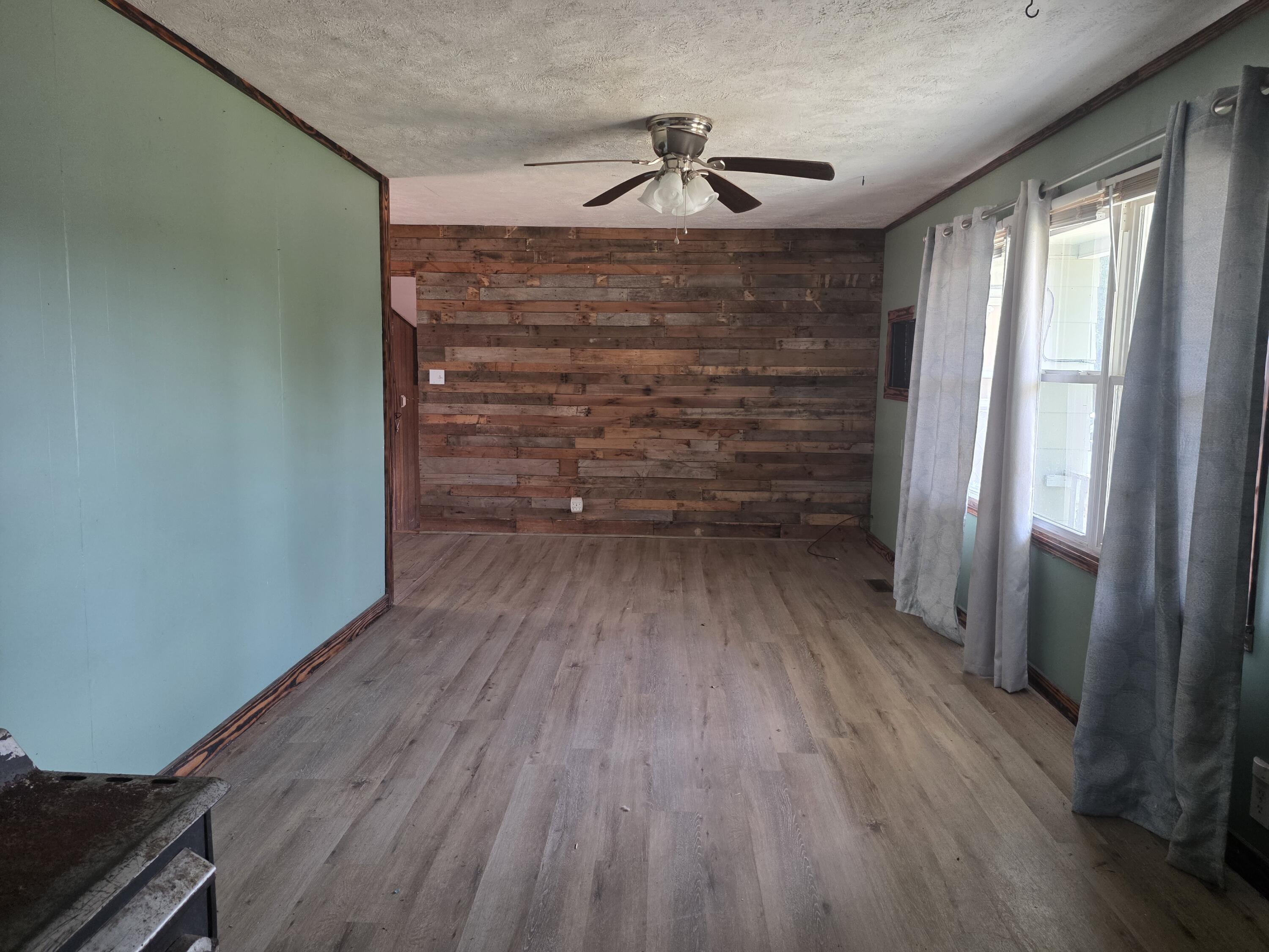 515 South Beverly Street Property Photo 9