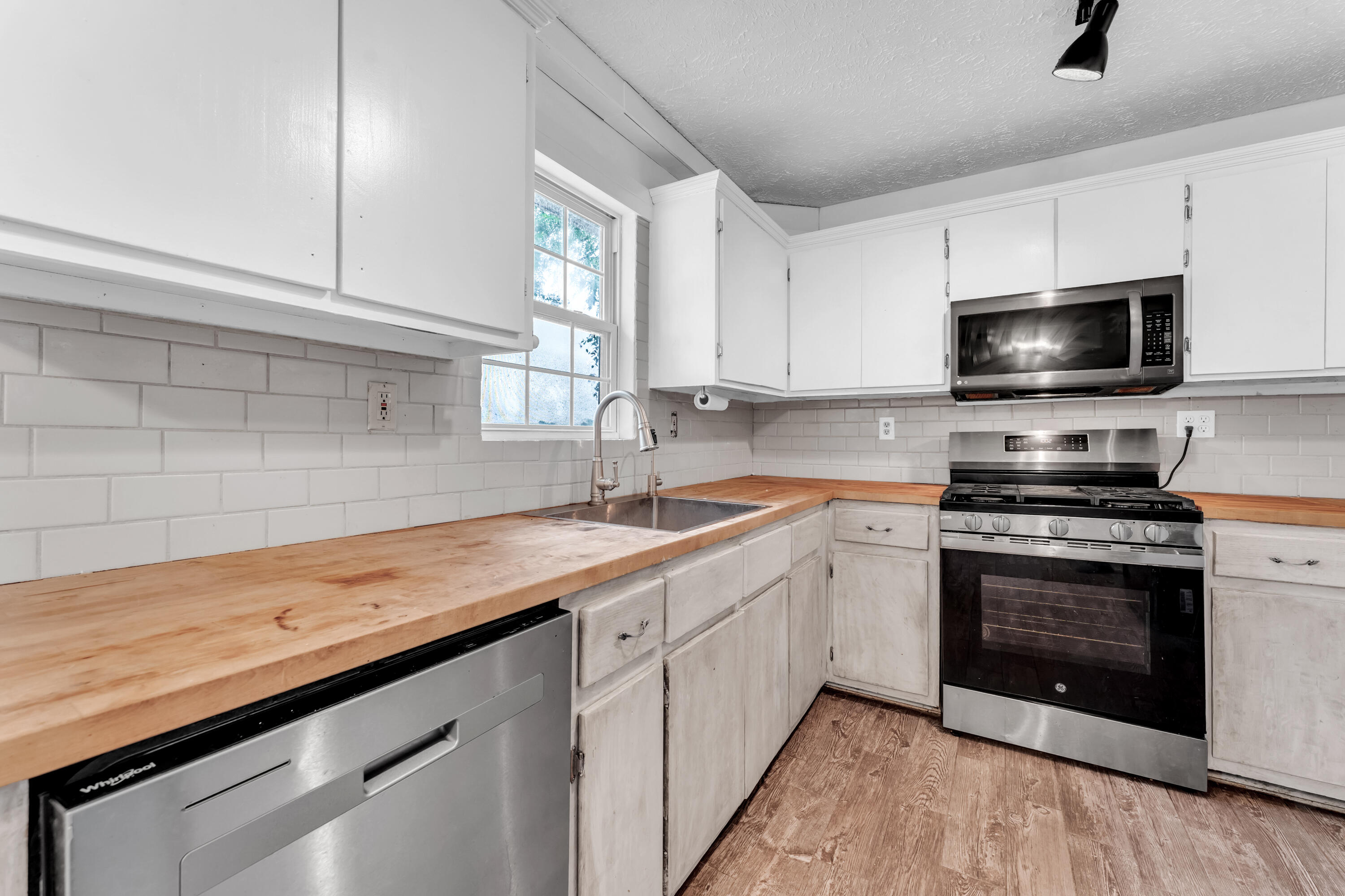 1015 State Road Aa Property Photo 4