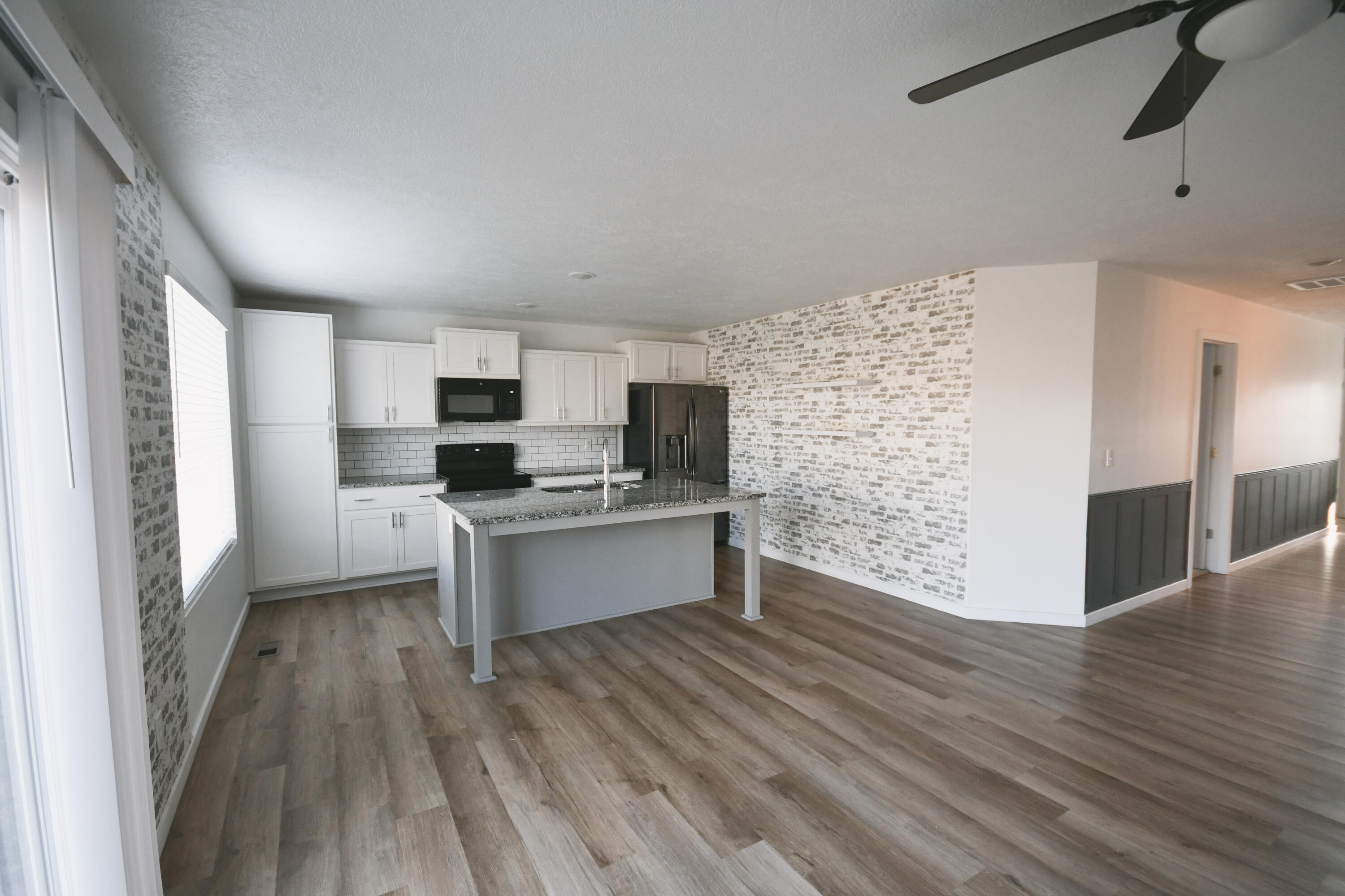 502 North Pine Leaf Road Property Photo 4