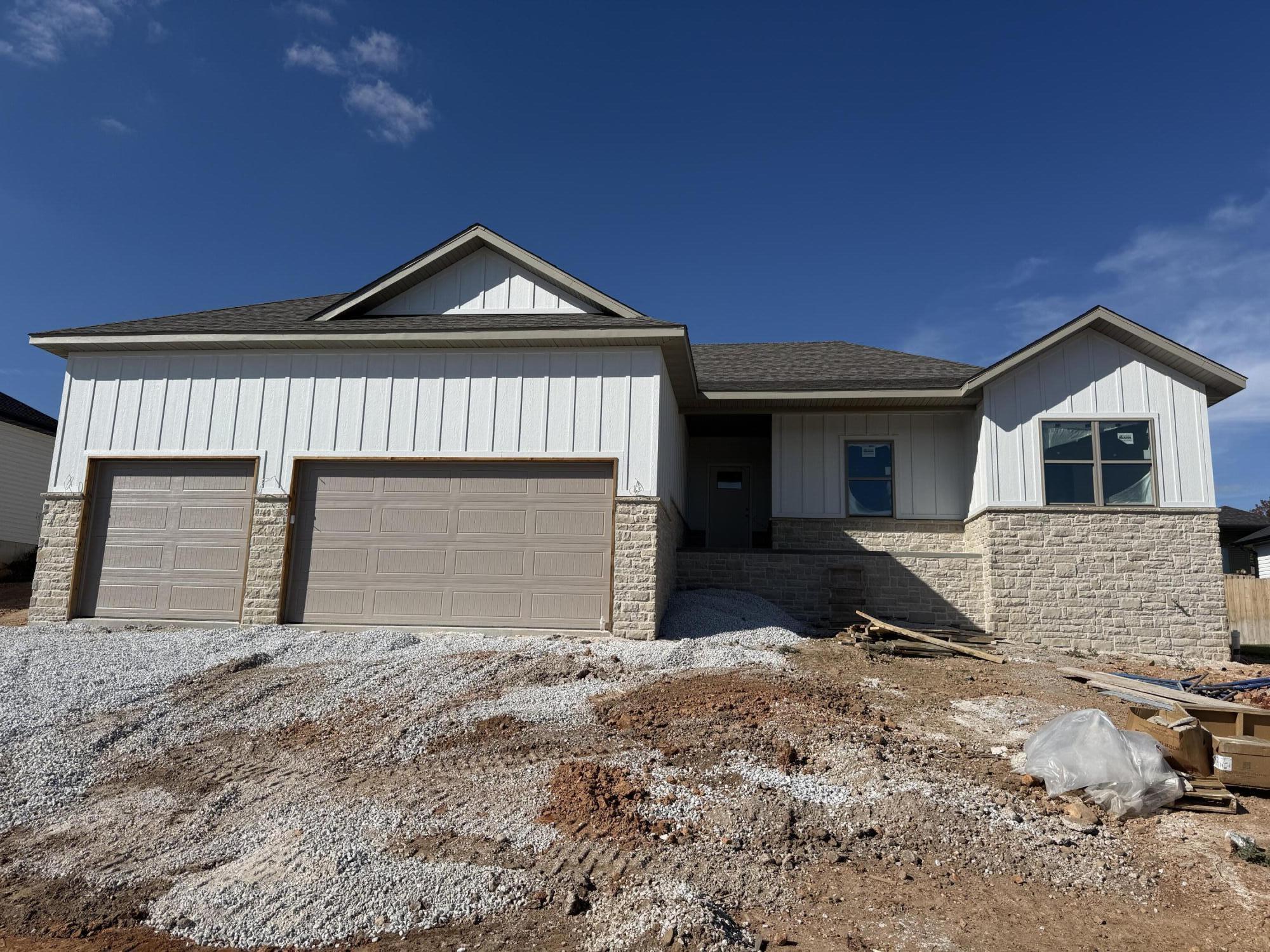 2505 West Webb Road Property Photo 1