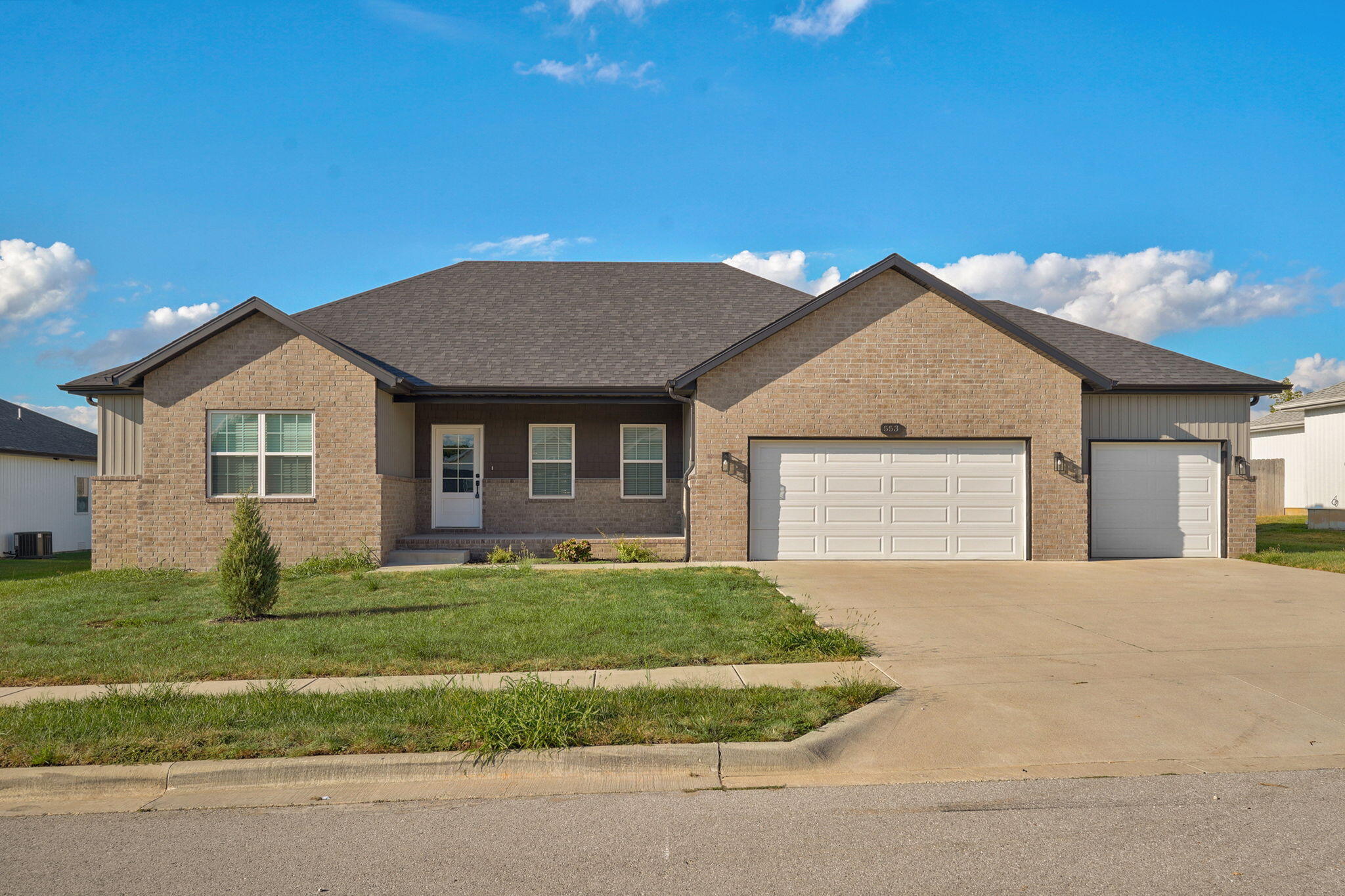 553 Delaware Court Property Photo 2