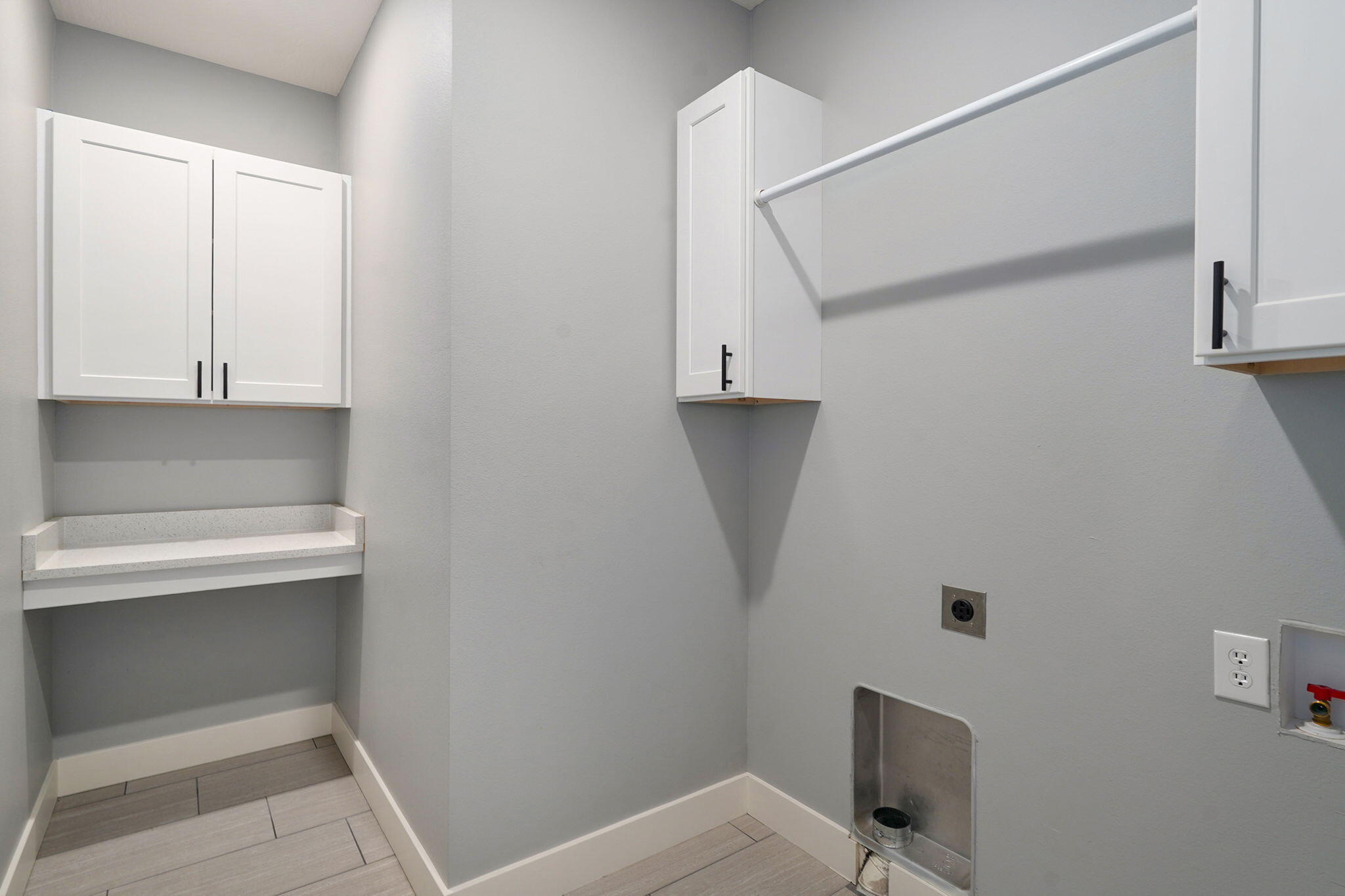 553 Delaware Court Property Photo 13