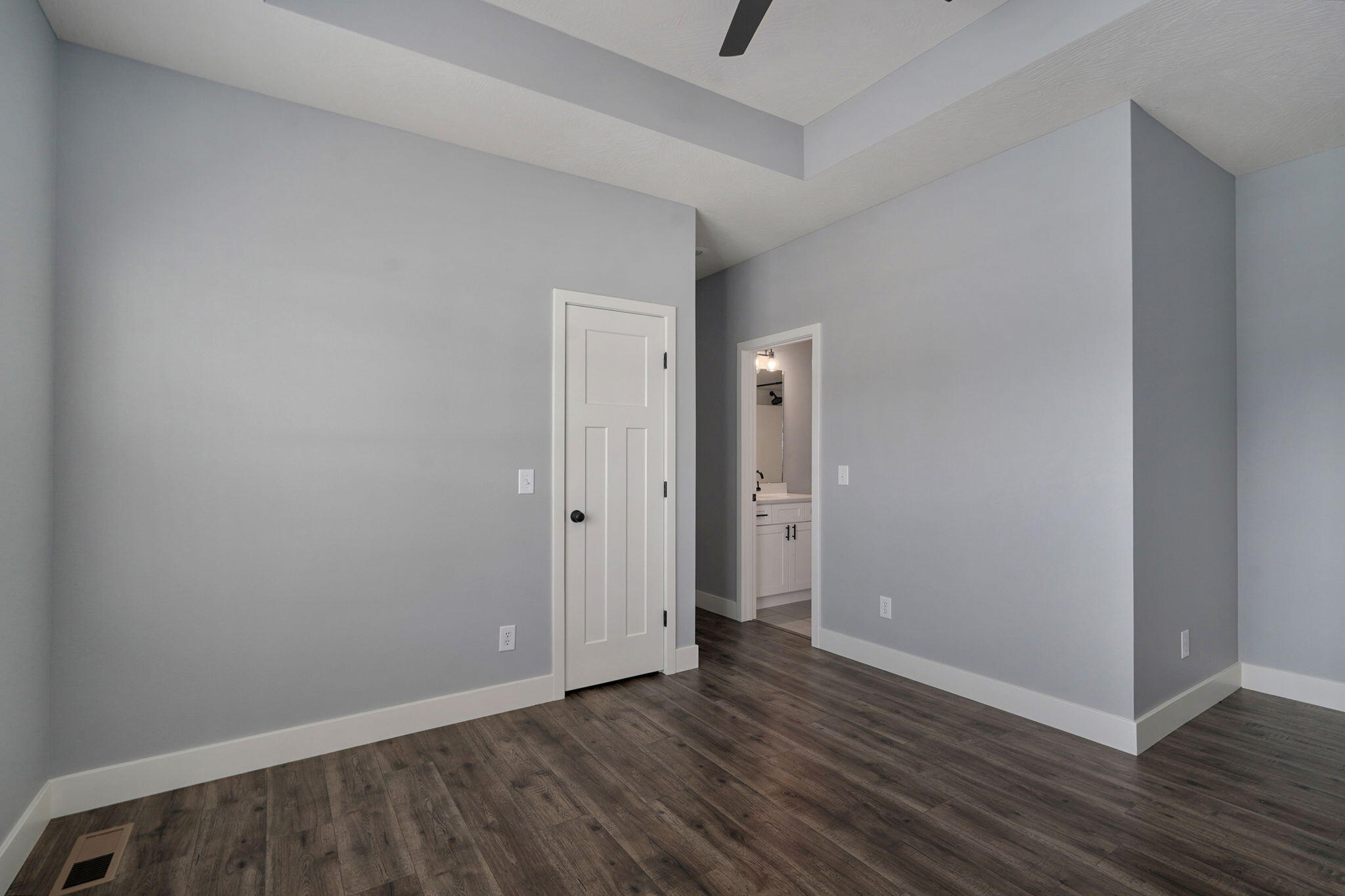 553 Delaware Court Property Photo 20