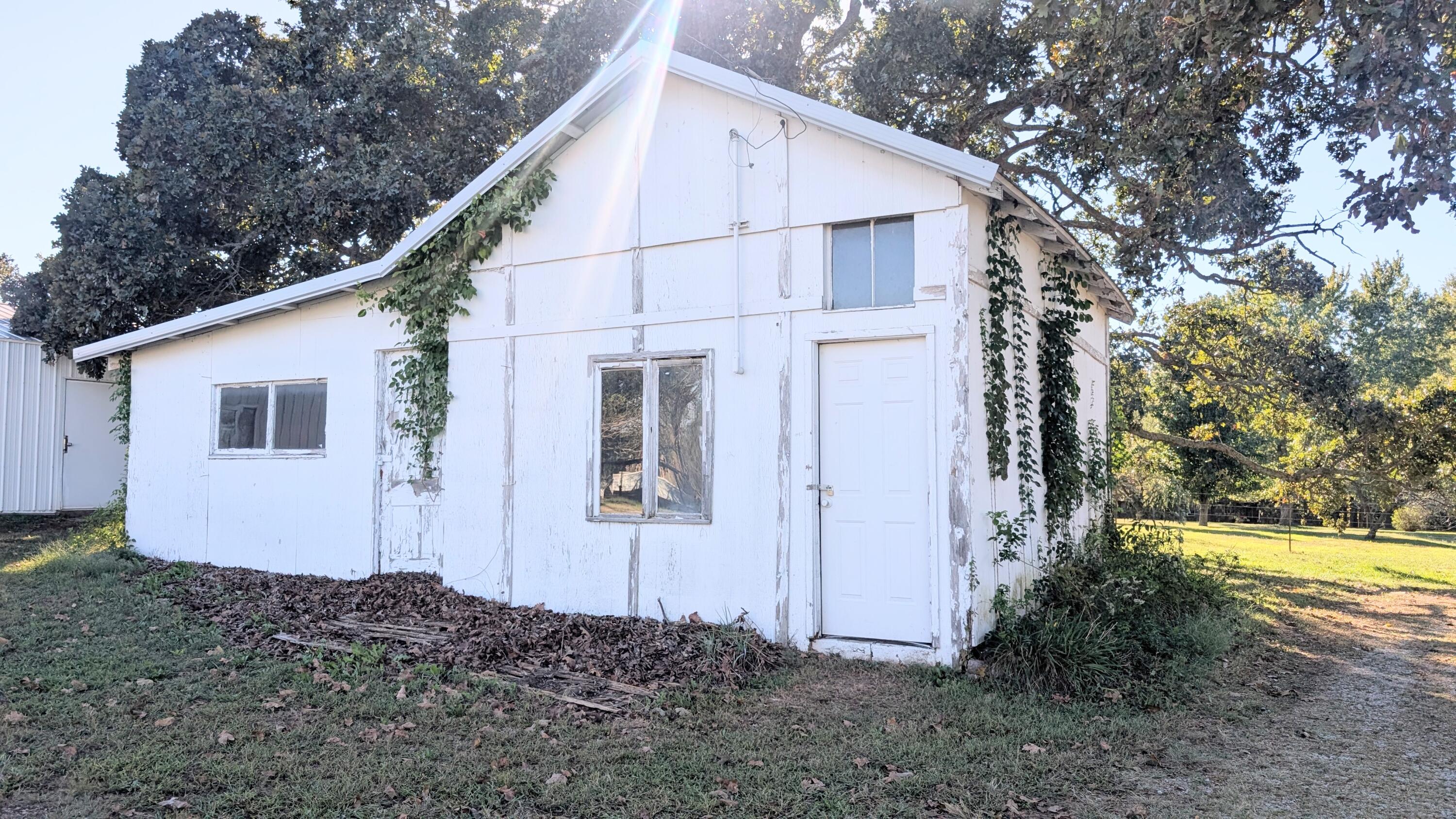 4010 320 Road Property Photo 2