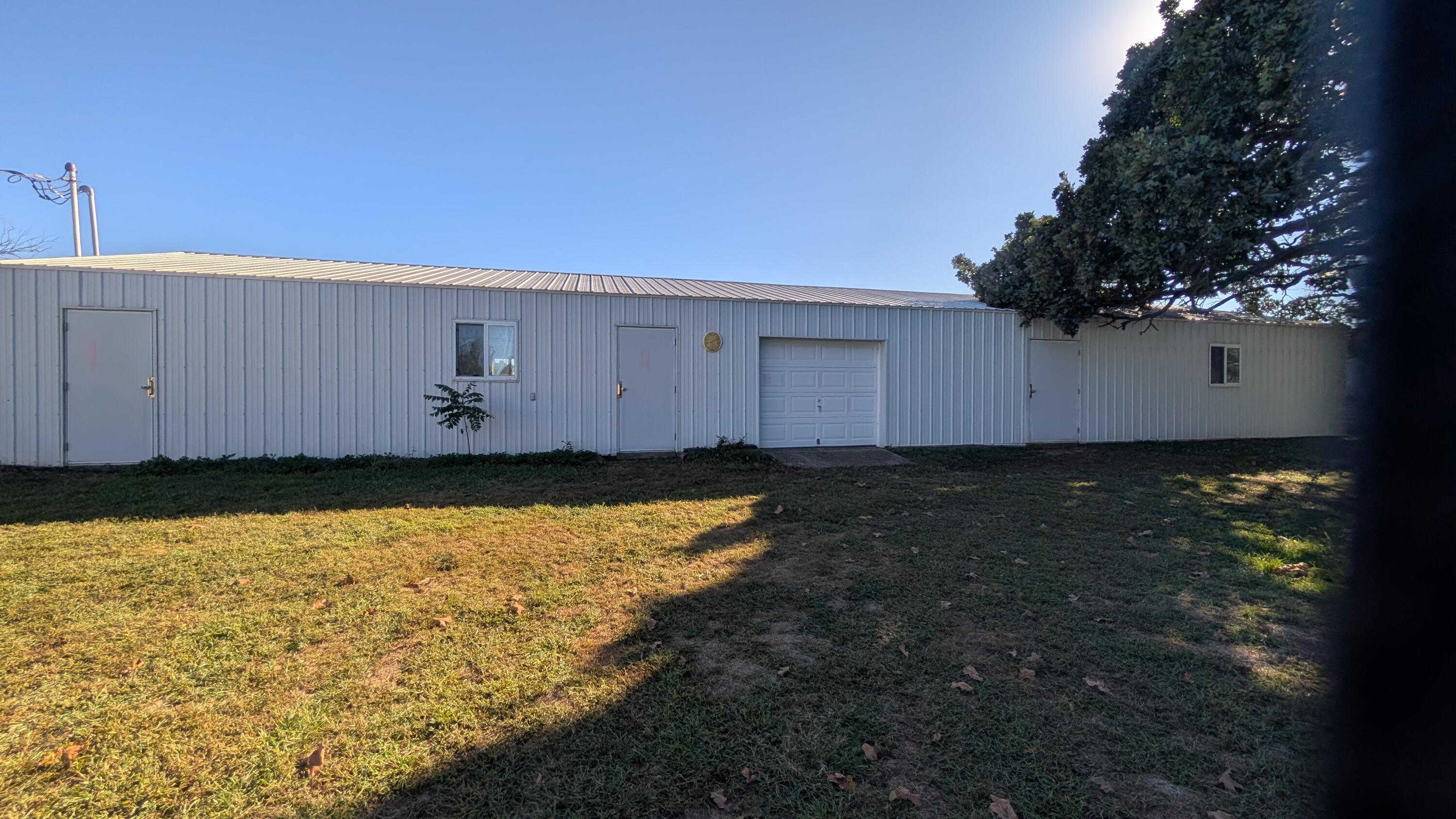 4010 320 Road Property Photo 3