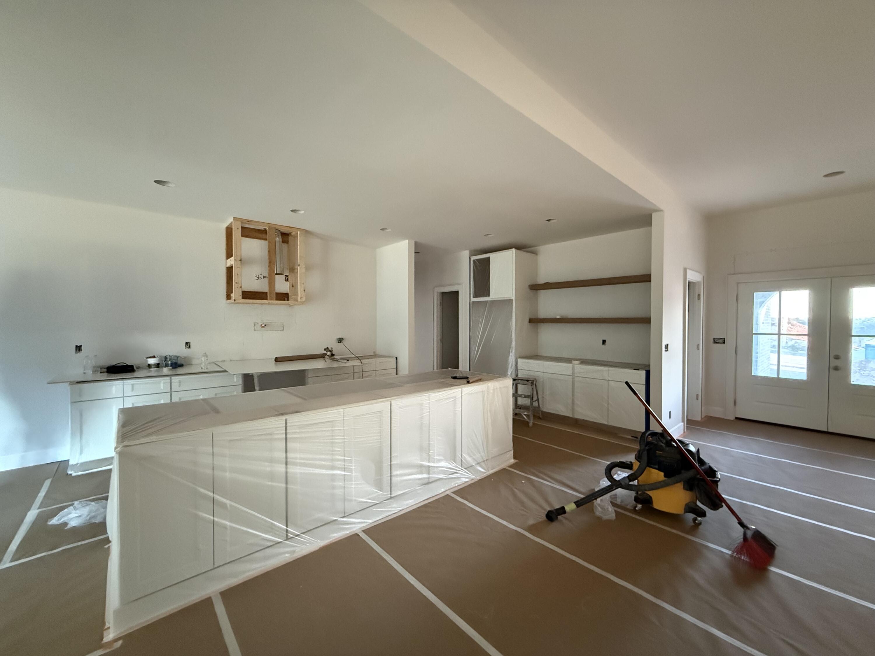 1795 West Gaslight Drive Property Photo 5
