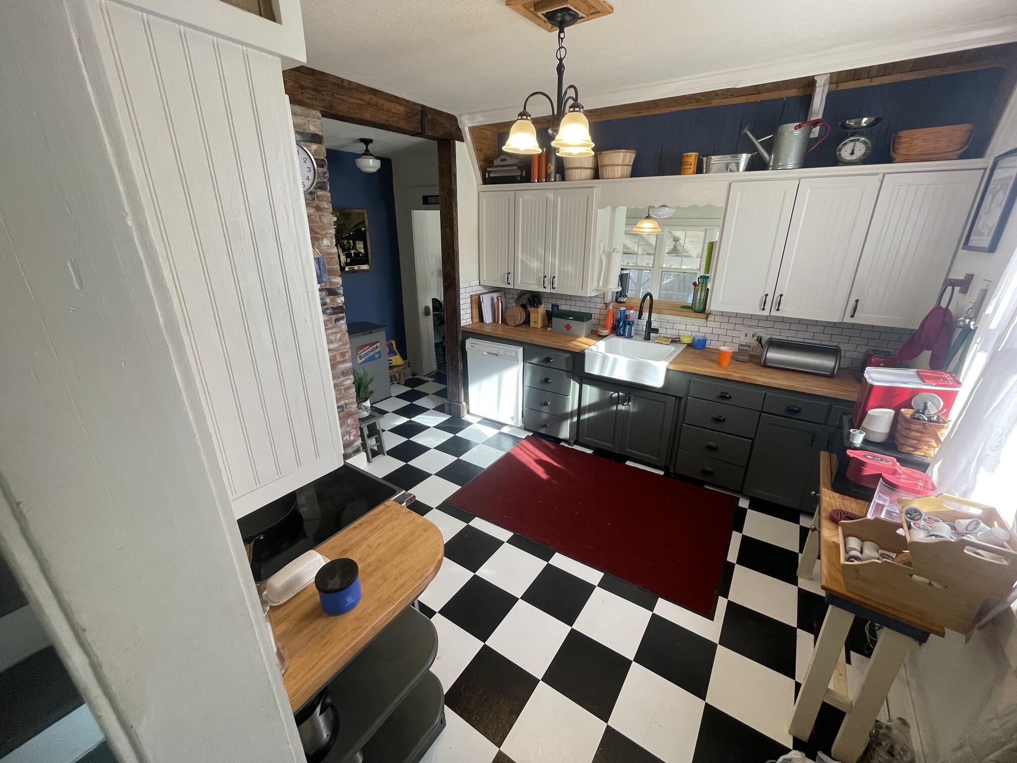 305 East Church Street Property Photo 6