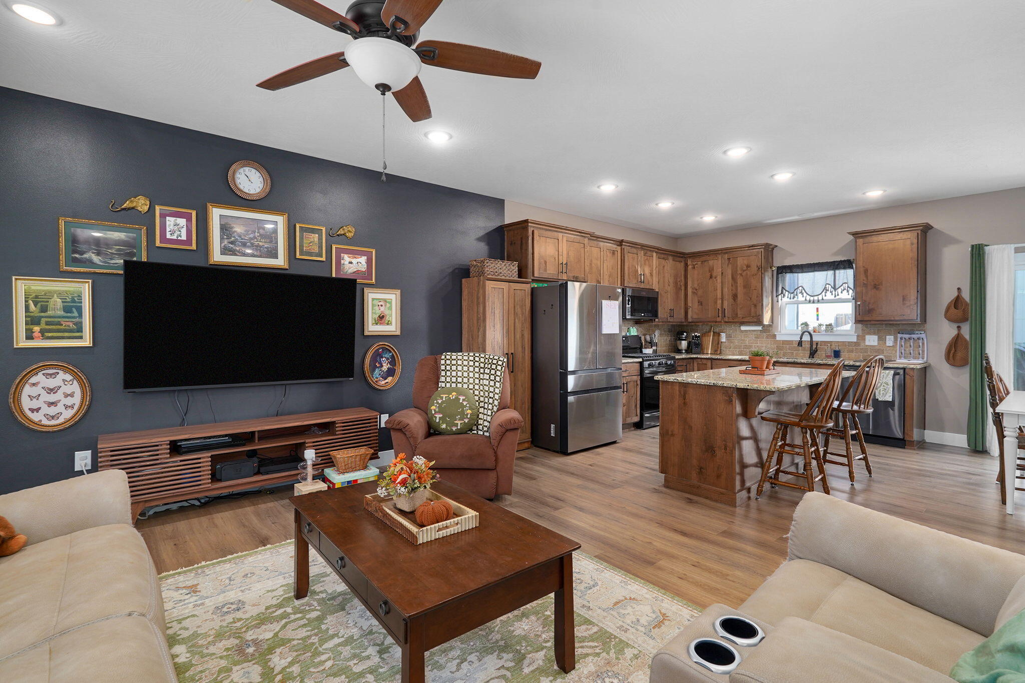 1106 South Swift Avenue Property Photo 4