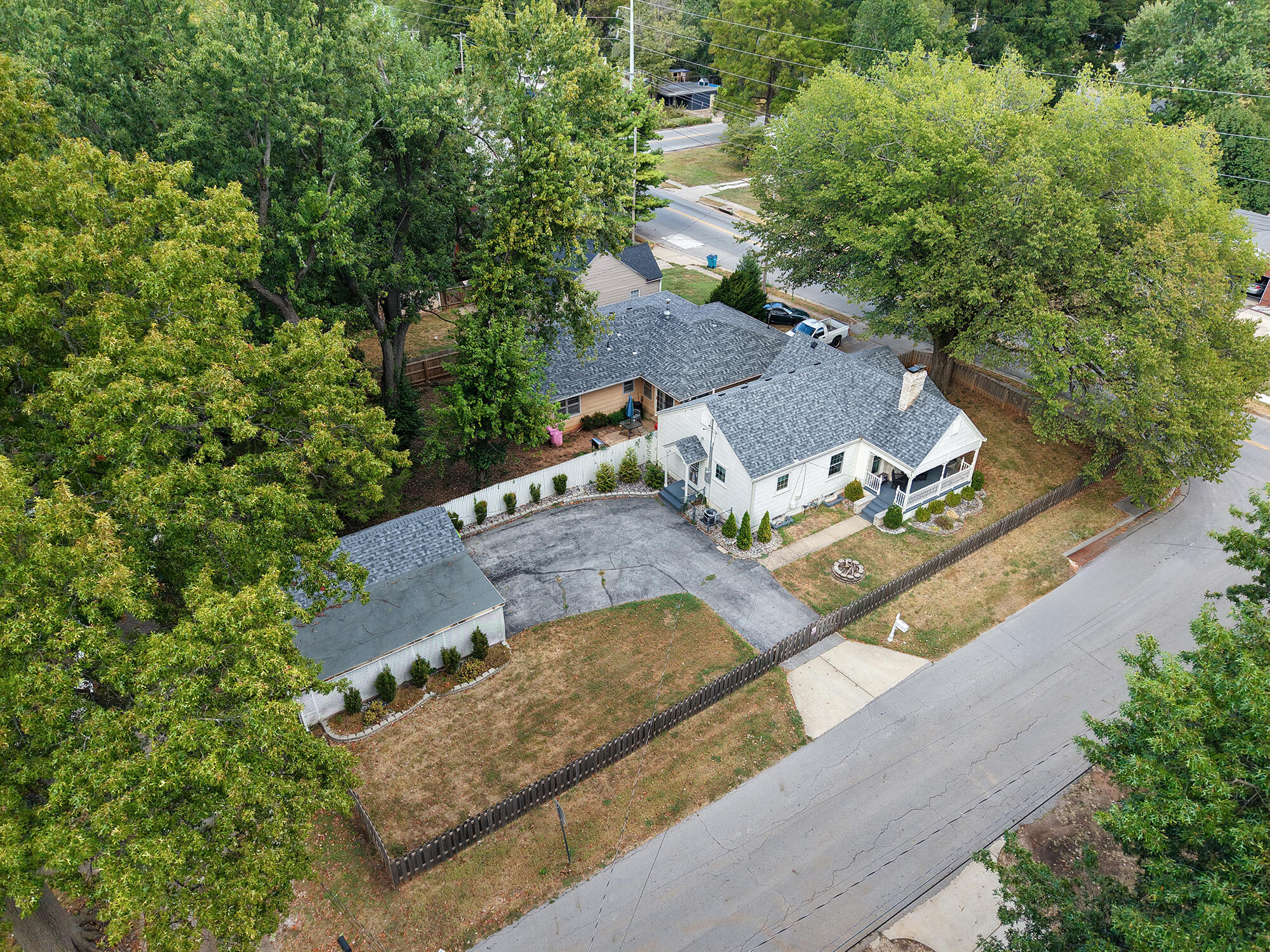 2021 South Jefferson Avenue Property Photo 4
