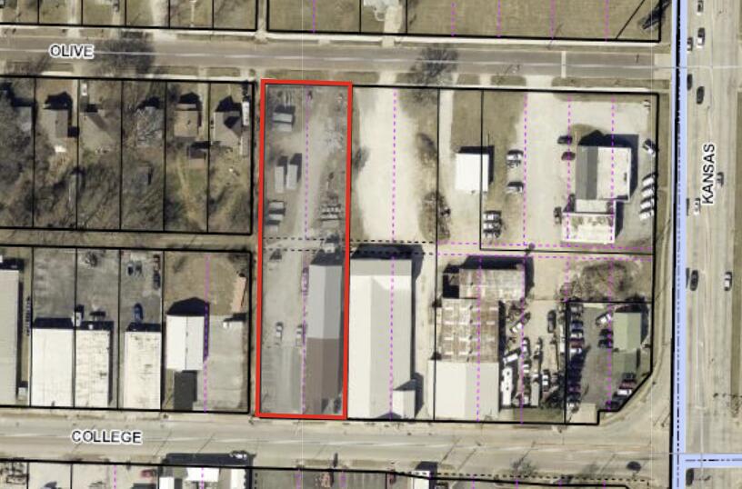 1637 West College Street Property Photo 3