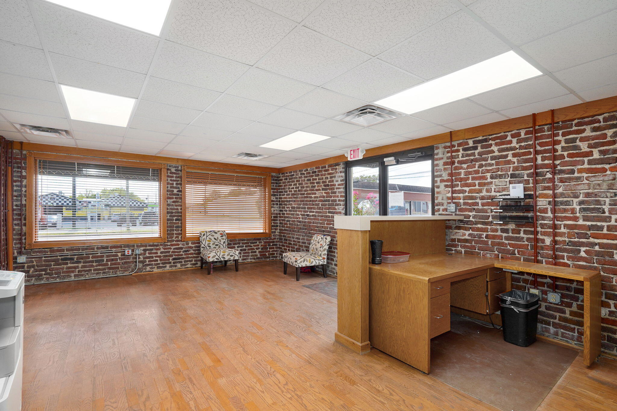 1637 West College Street Property Photo 6