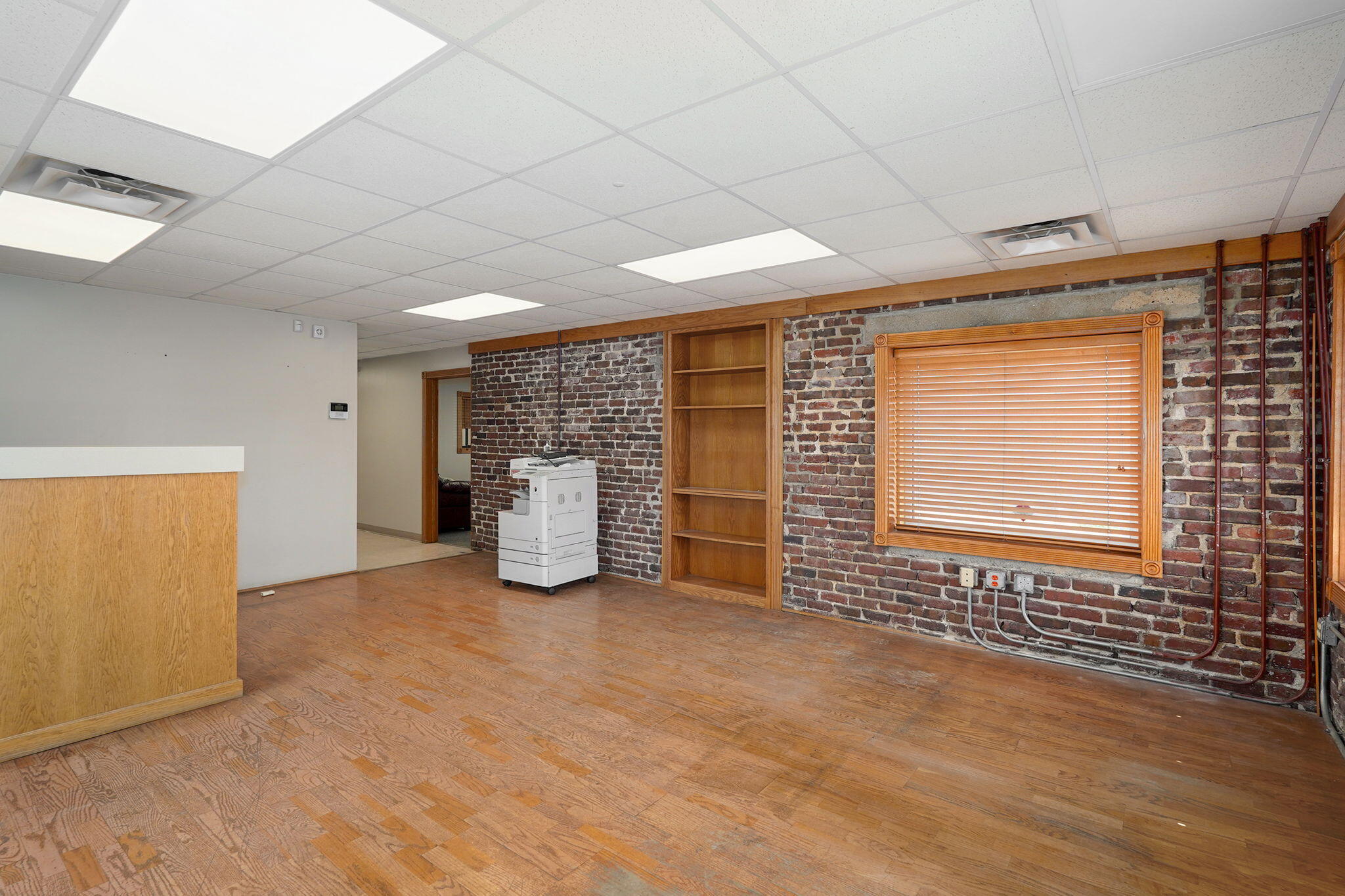 1637 West College Street Property Photo 7