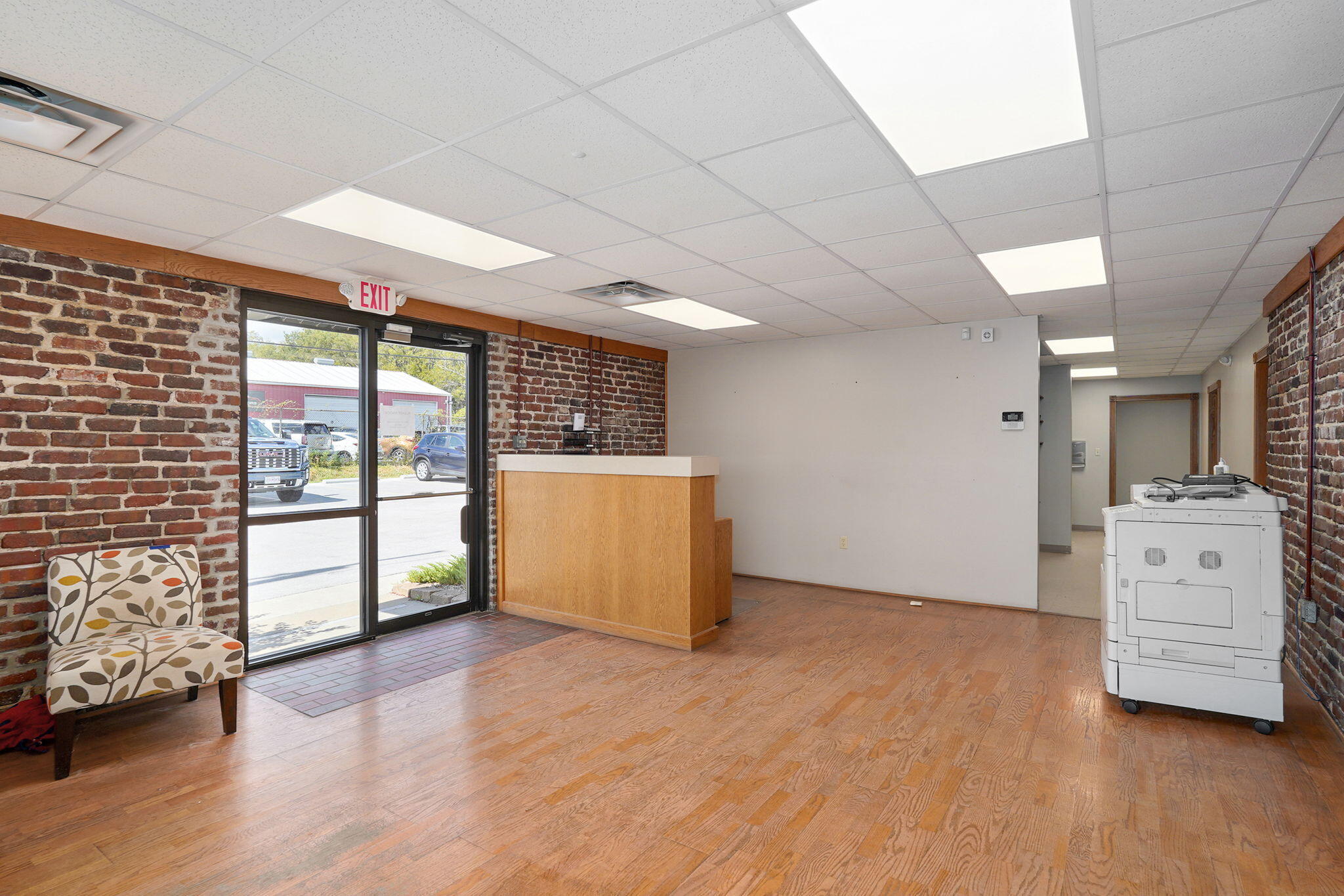1637 West College Street Property Photo 8