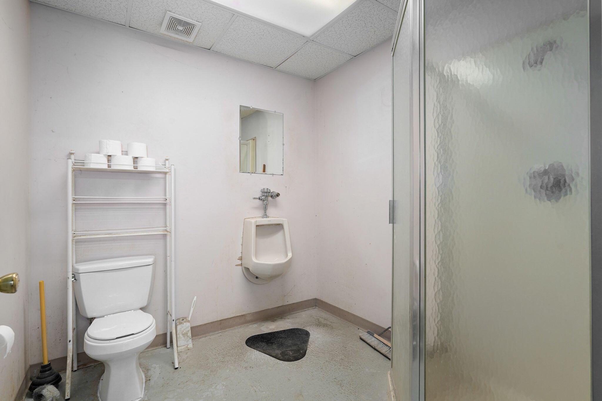 1637 West College Street Property Photo 14