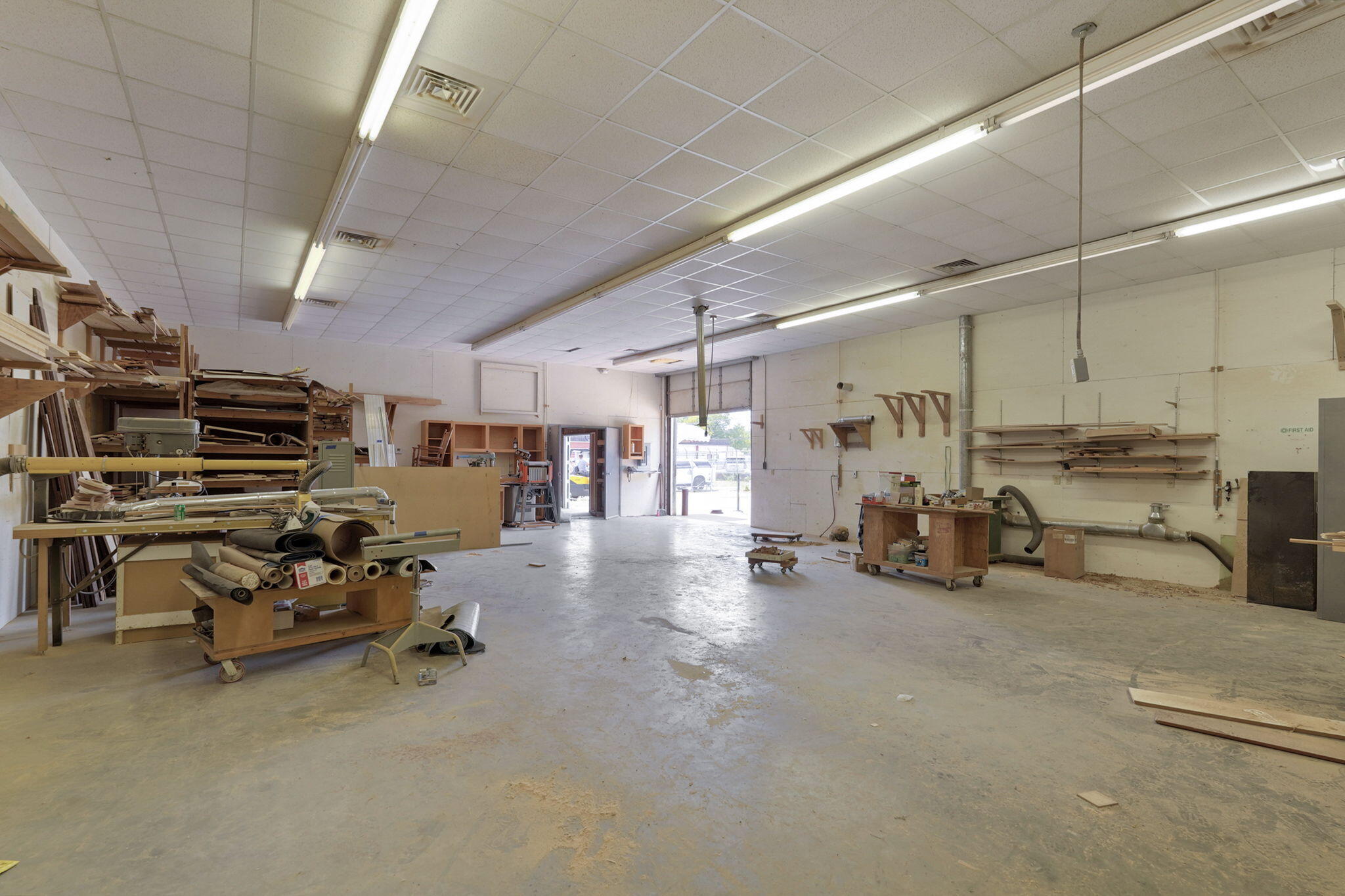 1637 West College Street Property Photo 20