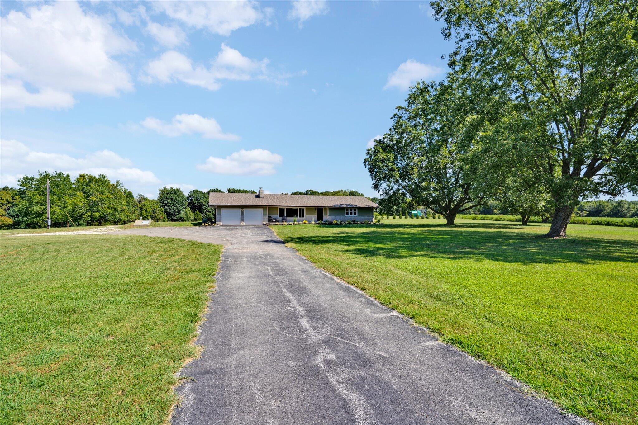 4967 East Farm Road 66 Property Photo 2