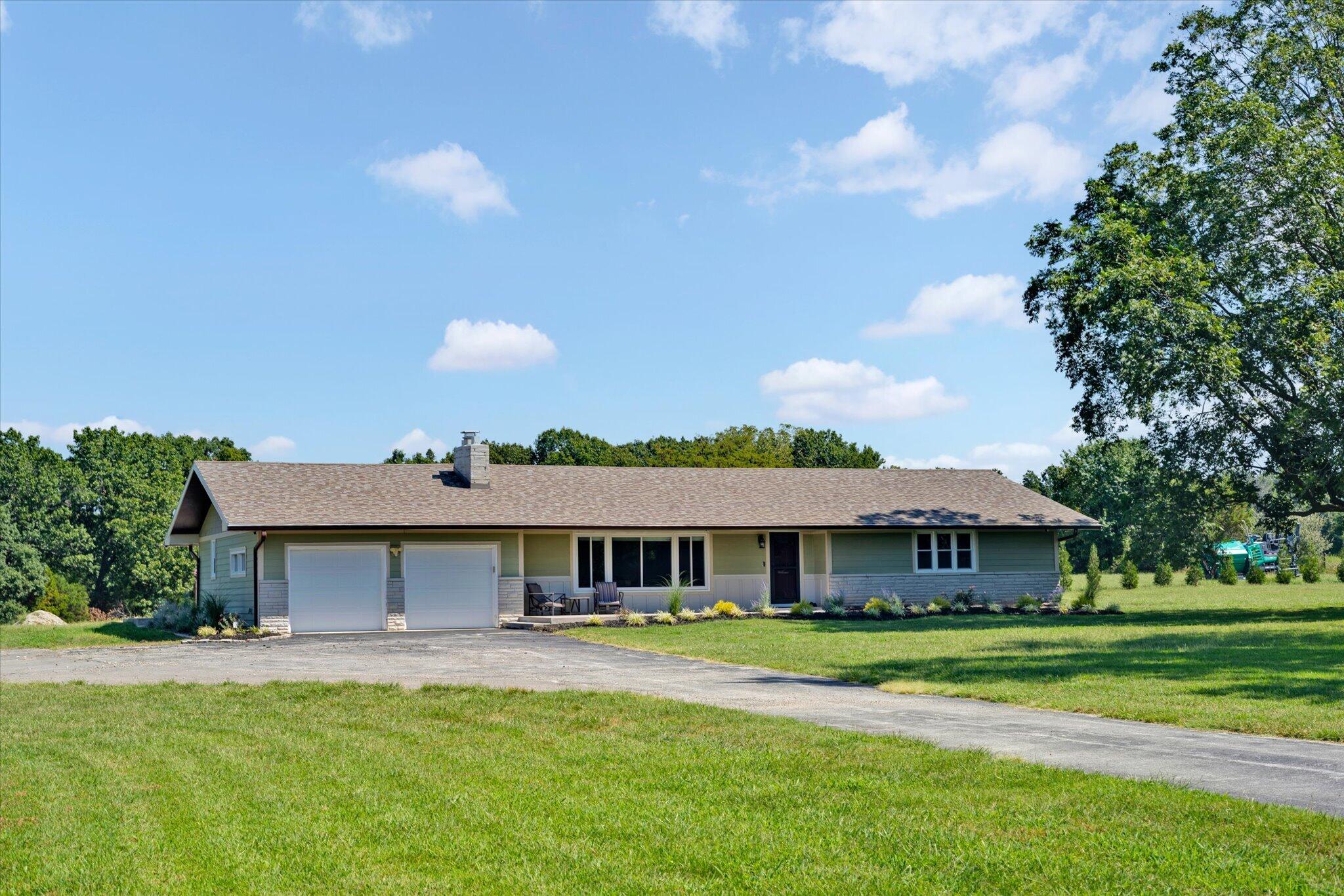 4967 East Farm Road 66 Property Photo 3