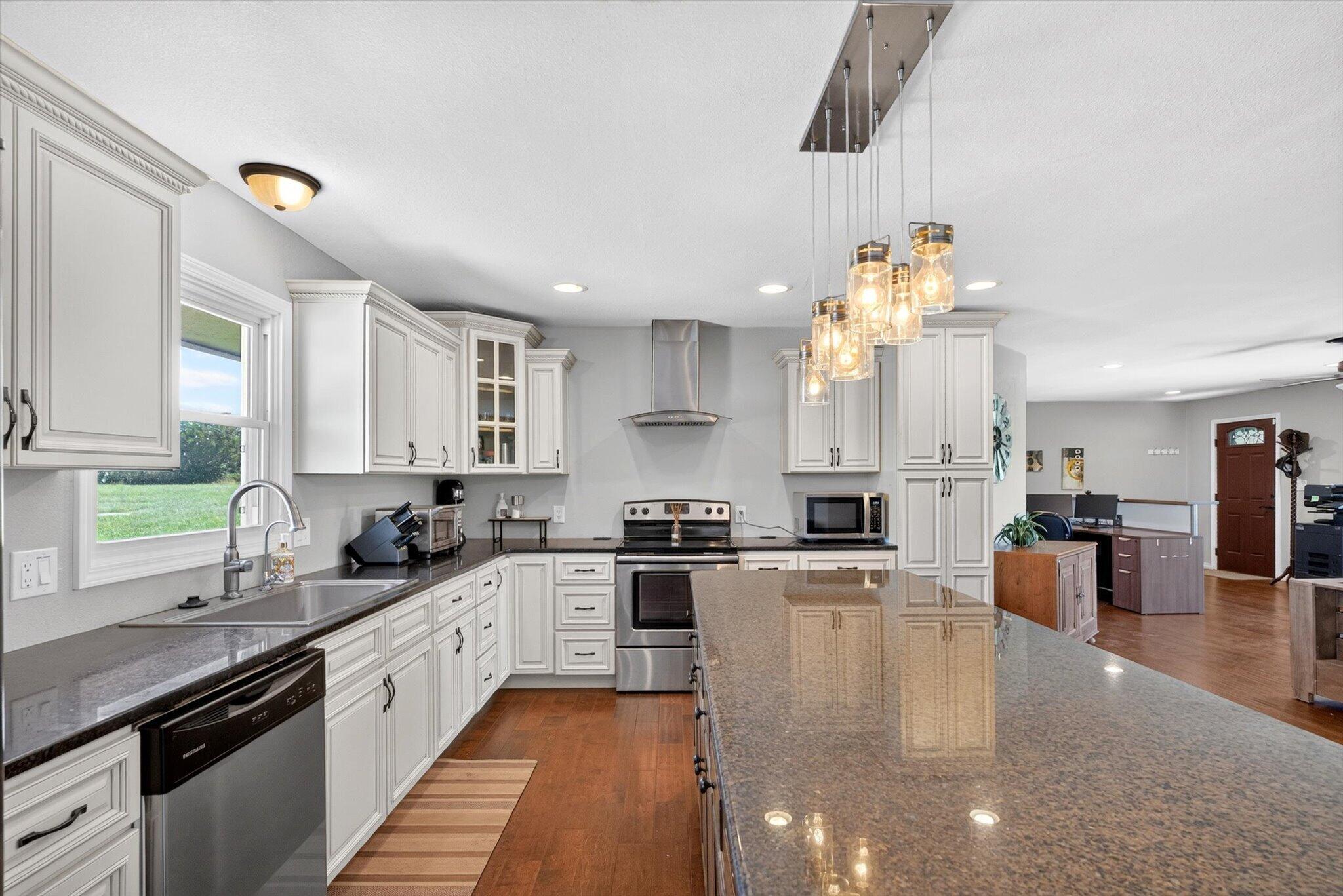 4967 East Farm Road 66 Property Photo 12